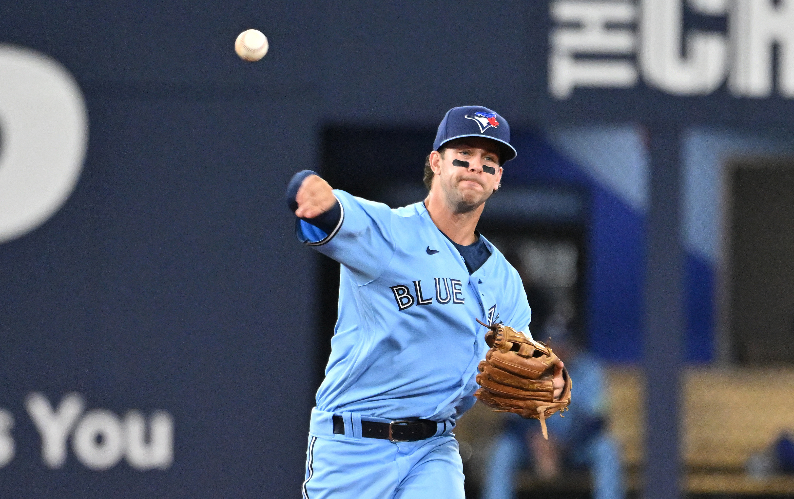 Clement and Springer hit RBI singles in the 8th in the Blue Jays