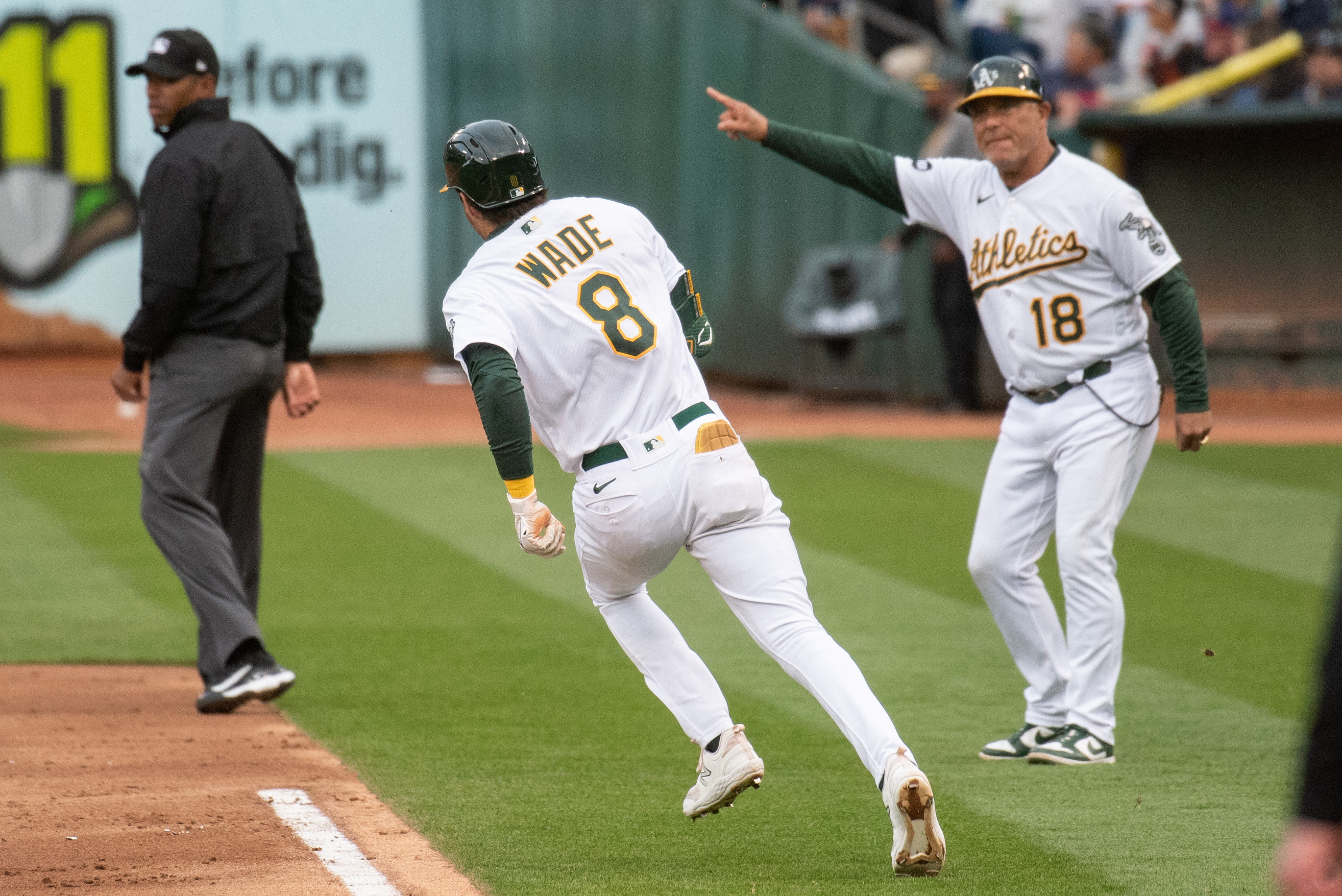 A's win over Yankees