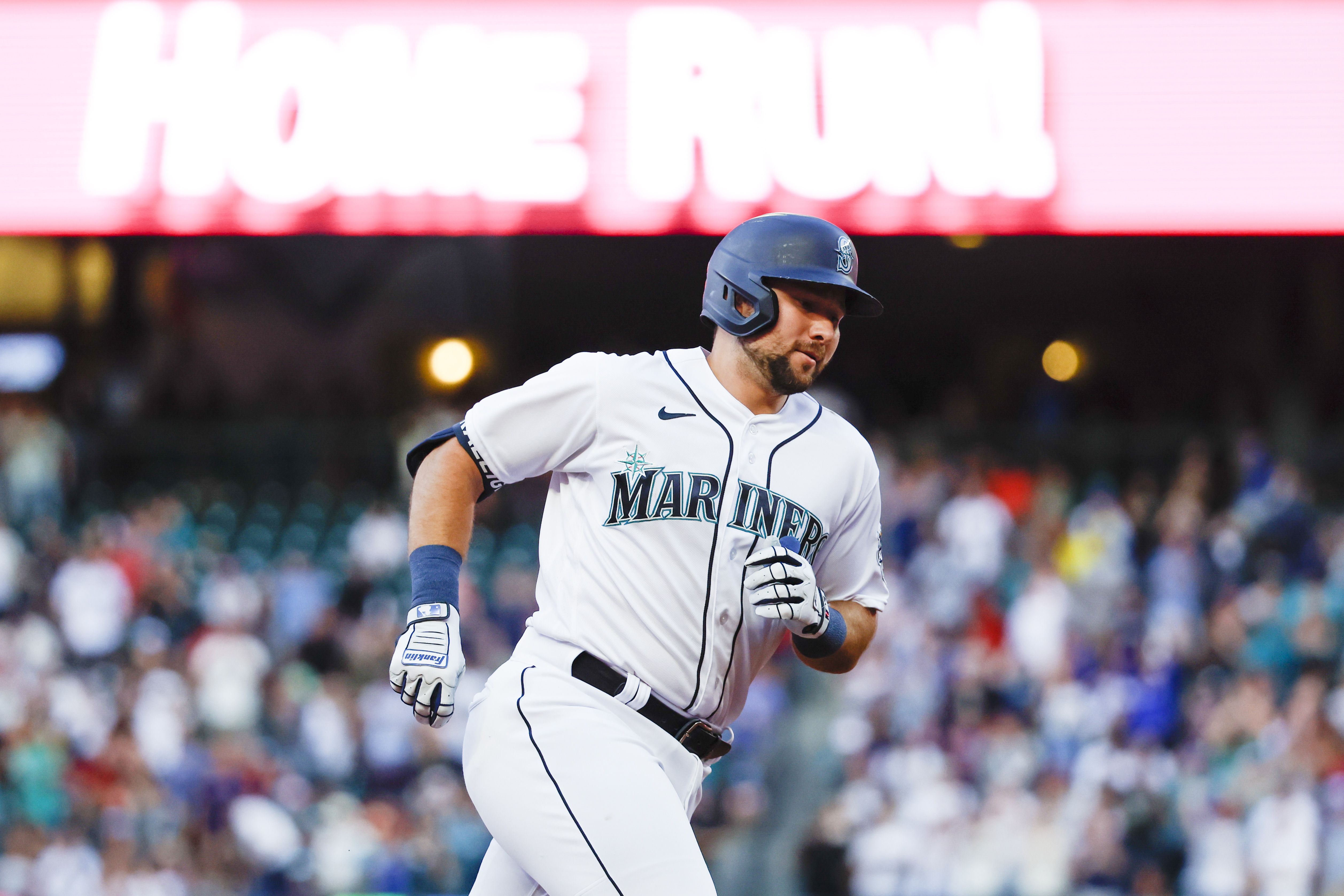 Raleigh homers twice as Mariners stay hot, topple Red Sox 6-2 - The  Columbian