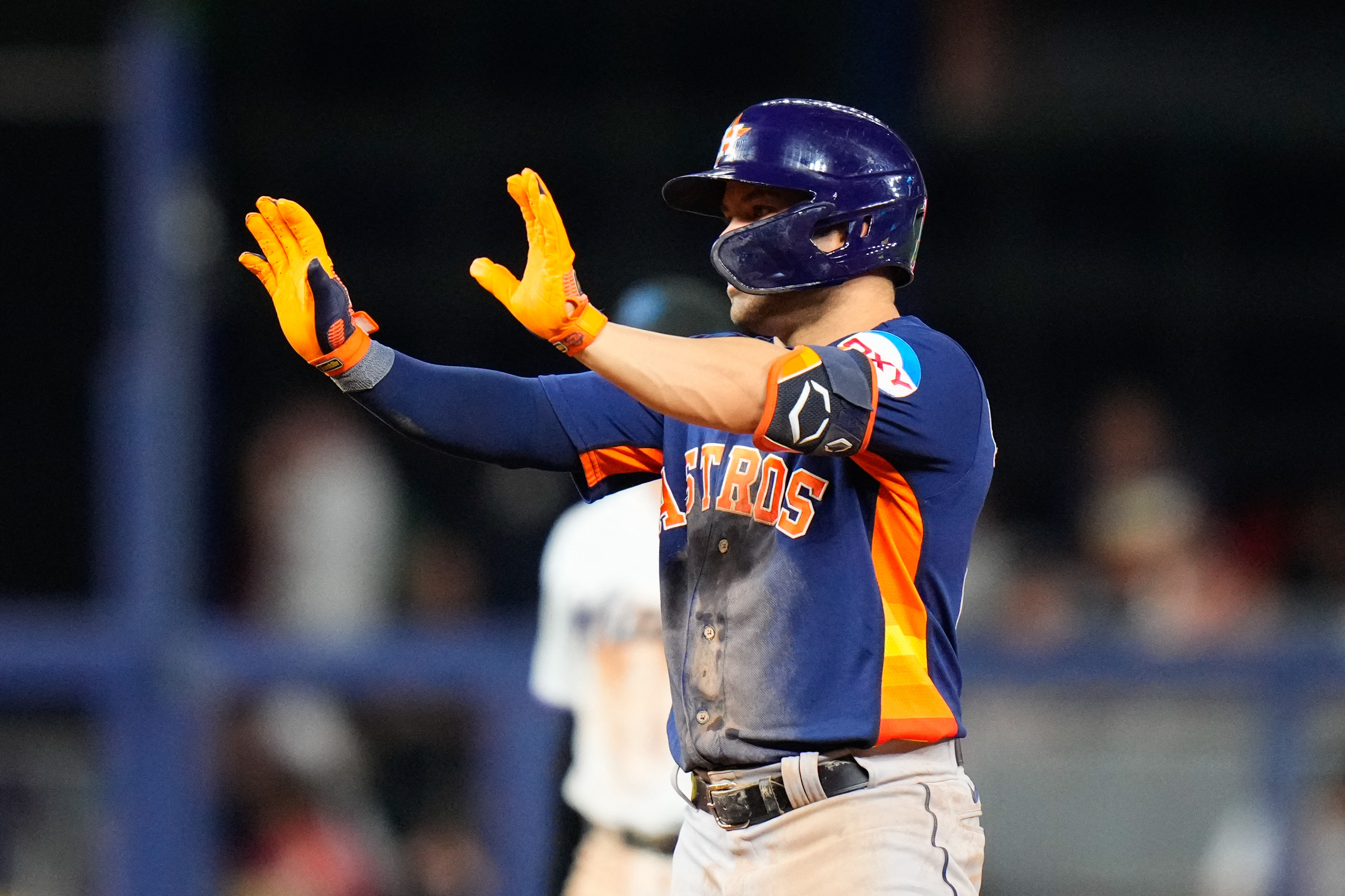 Early trio of homers leads Astros to rout of Marlins