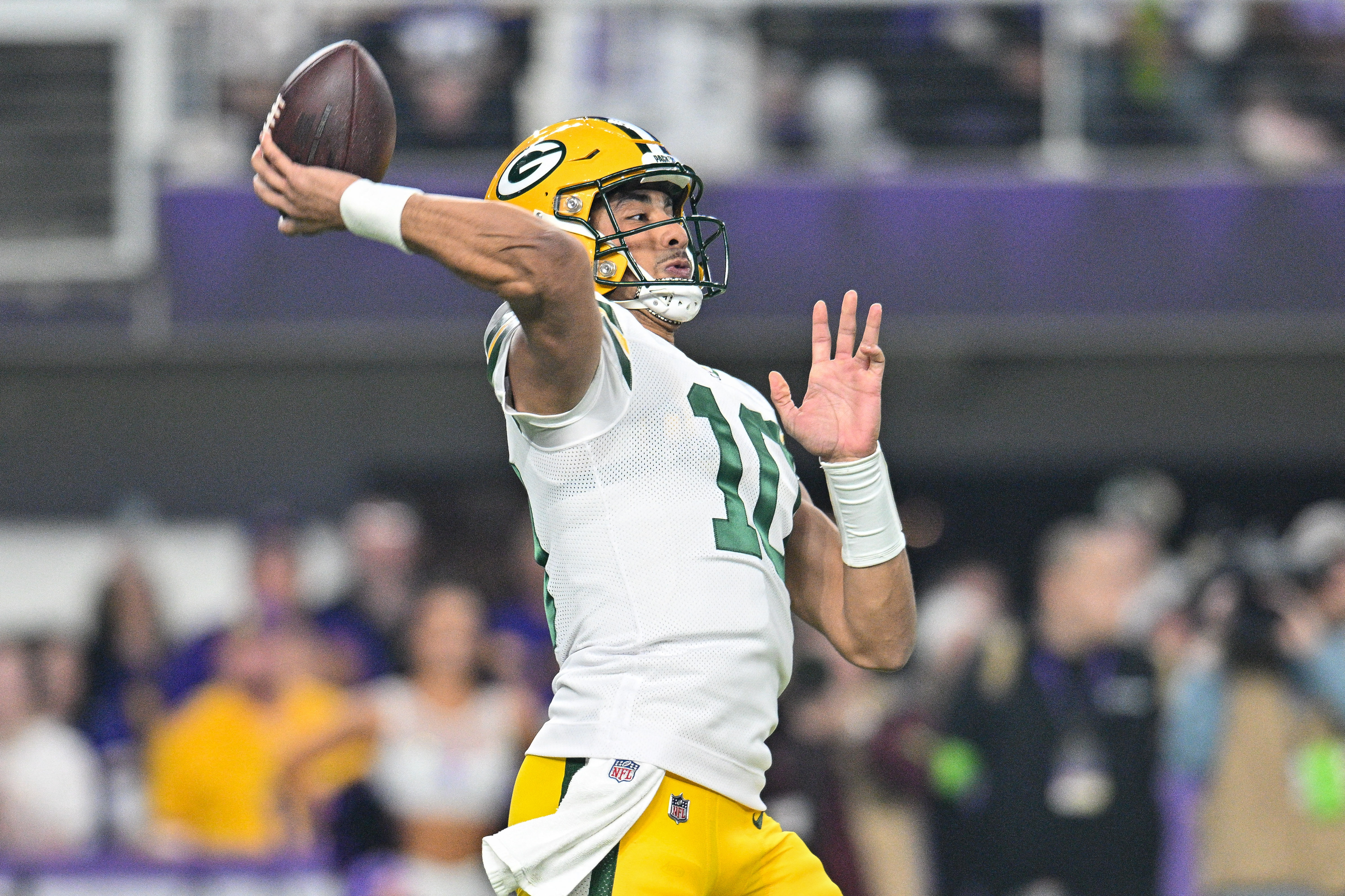 Jordan Love Keeps Packers' Playoff Hopes Alive, Astounds NFL Fans in Win  vs. Vikings, News, Scores, Highlights, Stats, and Rumors