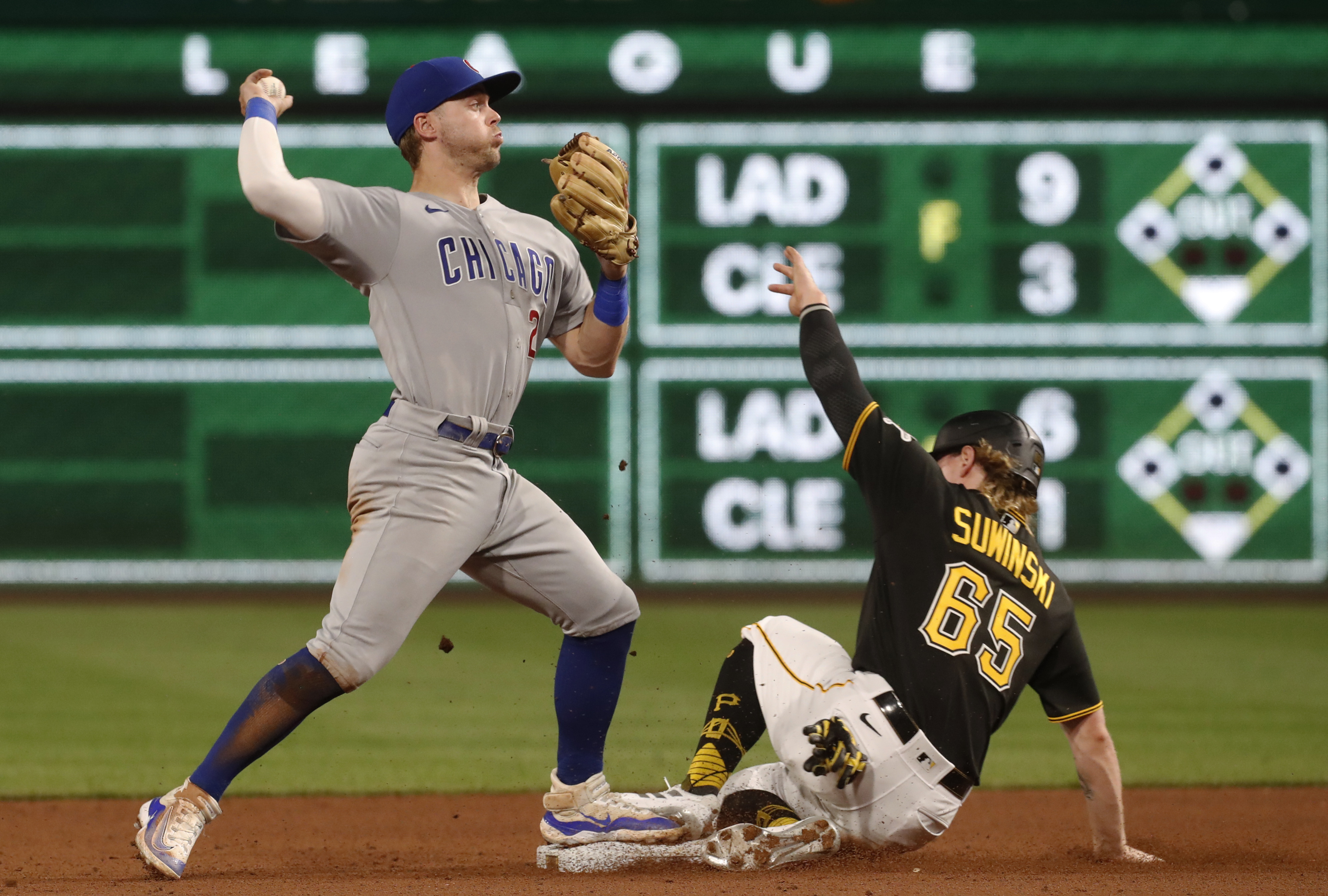 Hayes rallies Pirates to 7-6 win over Padres in 10 innings – WPXI