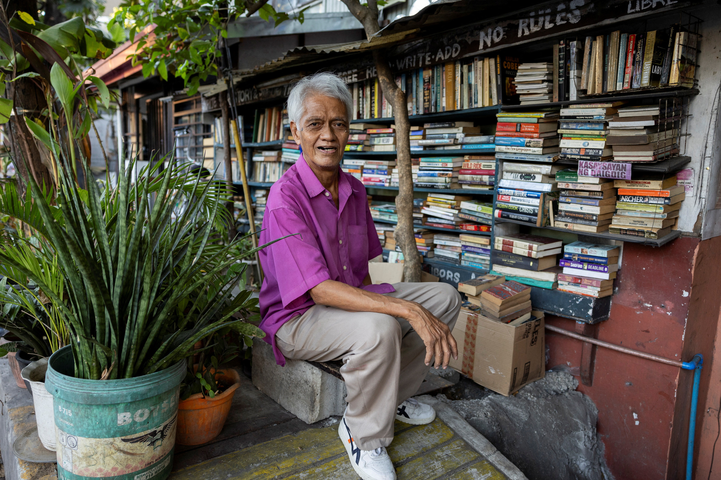 Filipino book lover transforms home into a public library