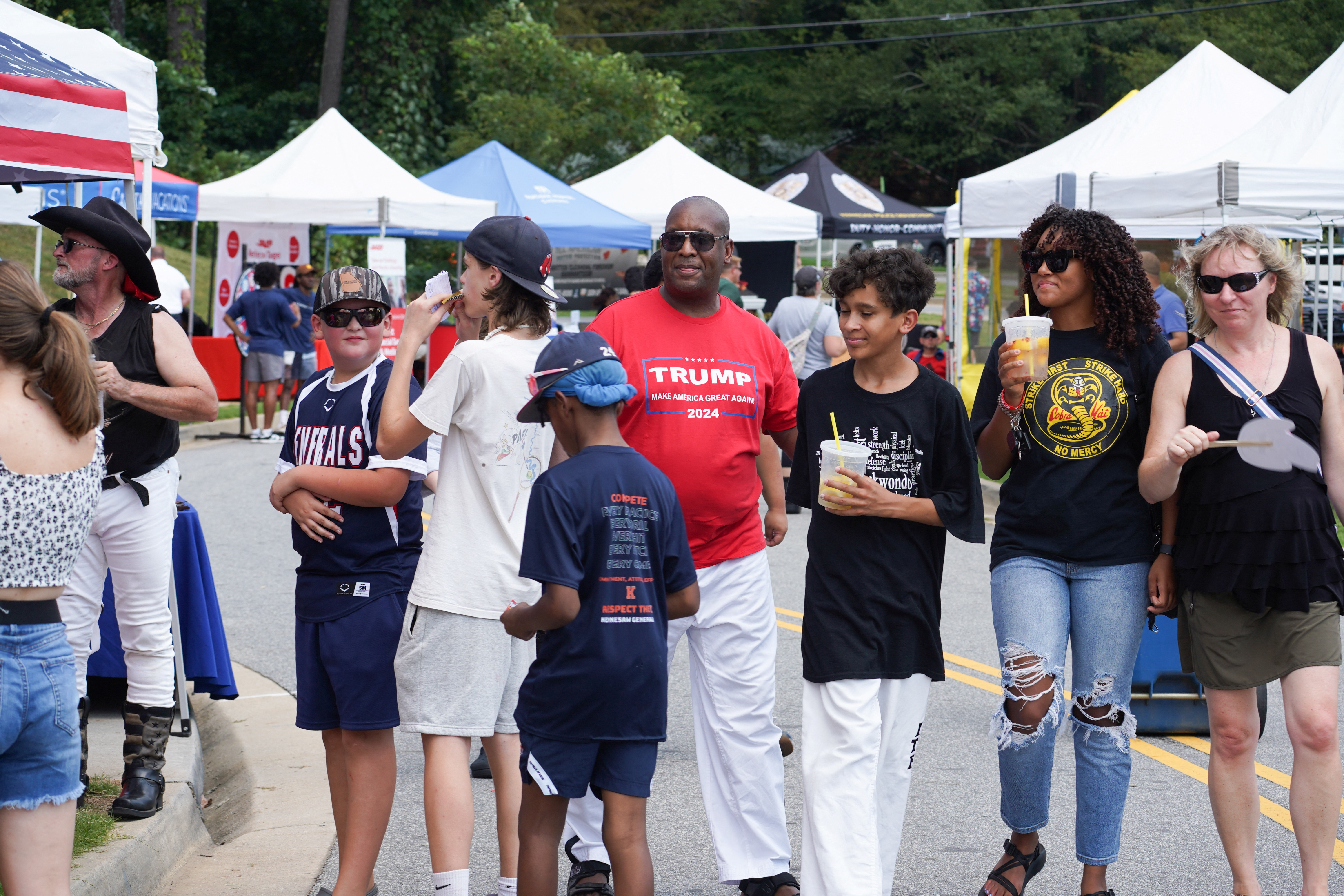 Pigs and Peaches country festival in Kennesaw