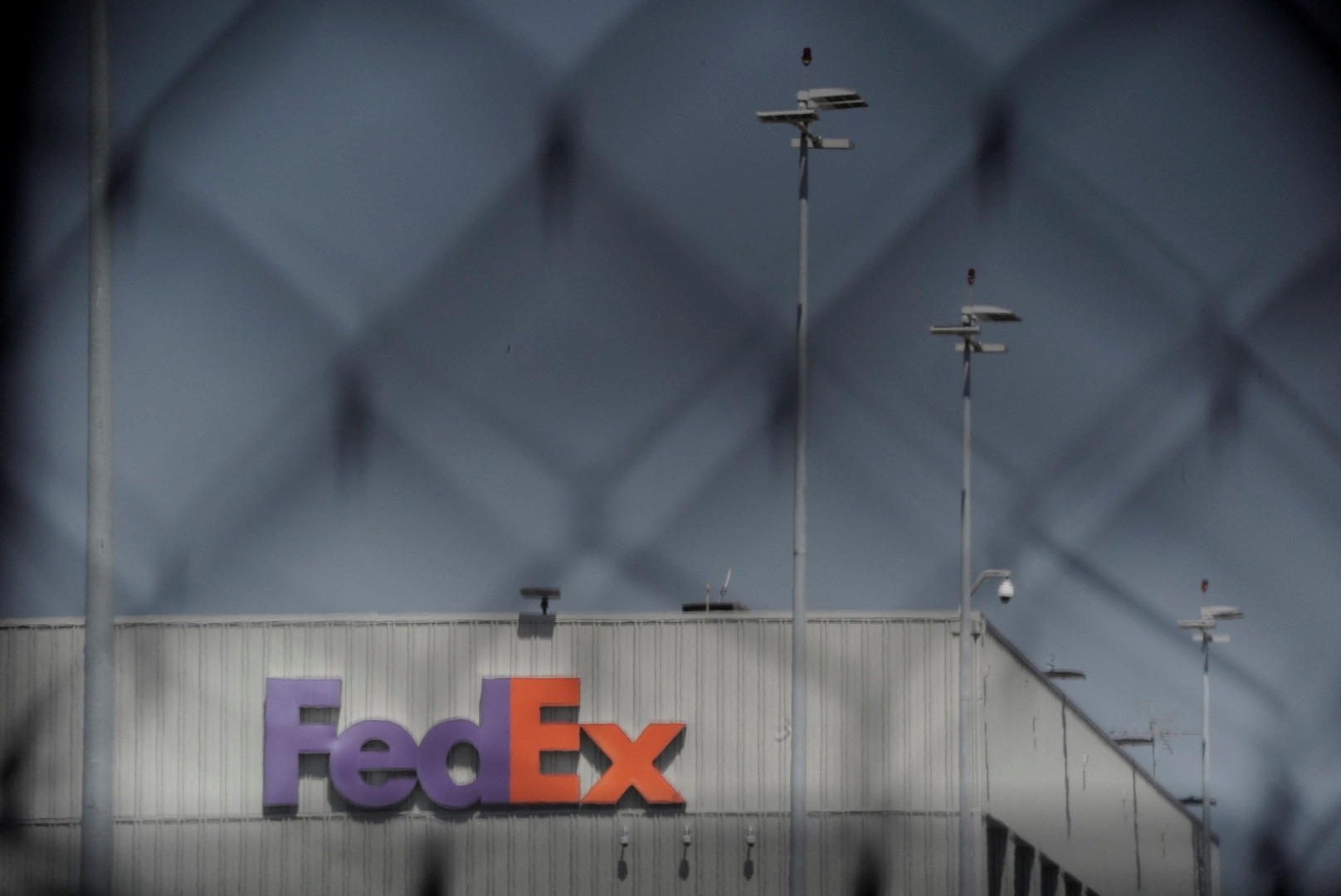 FedEx stock tanks amid recession warning