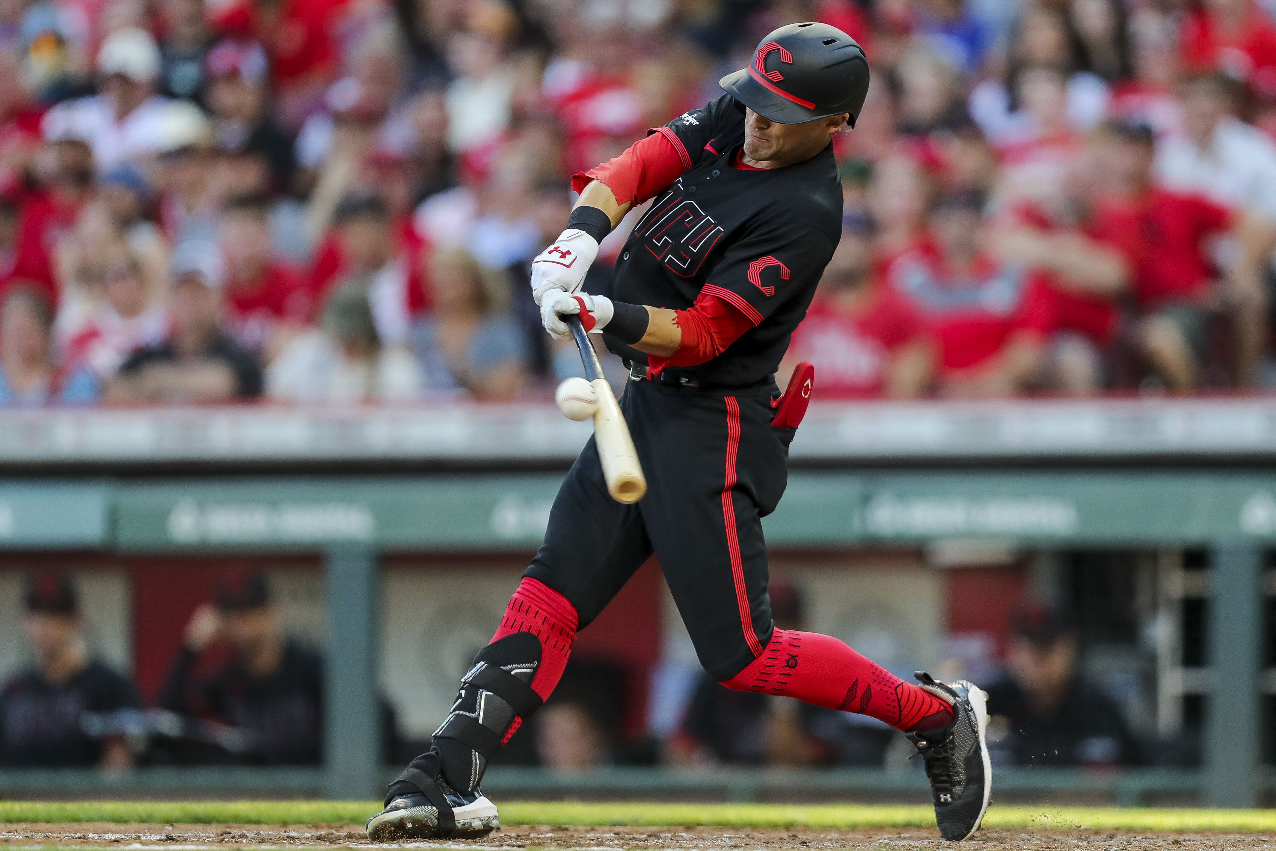 Brewers' Burnes nearly faints in sweltering heat, fans 13 in 1-0 win over  Reds – KXAN Austin