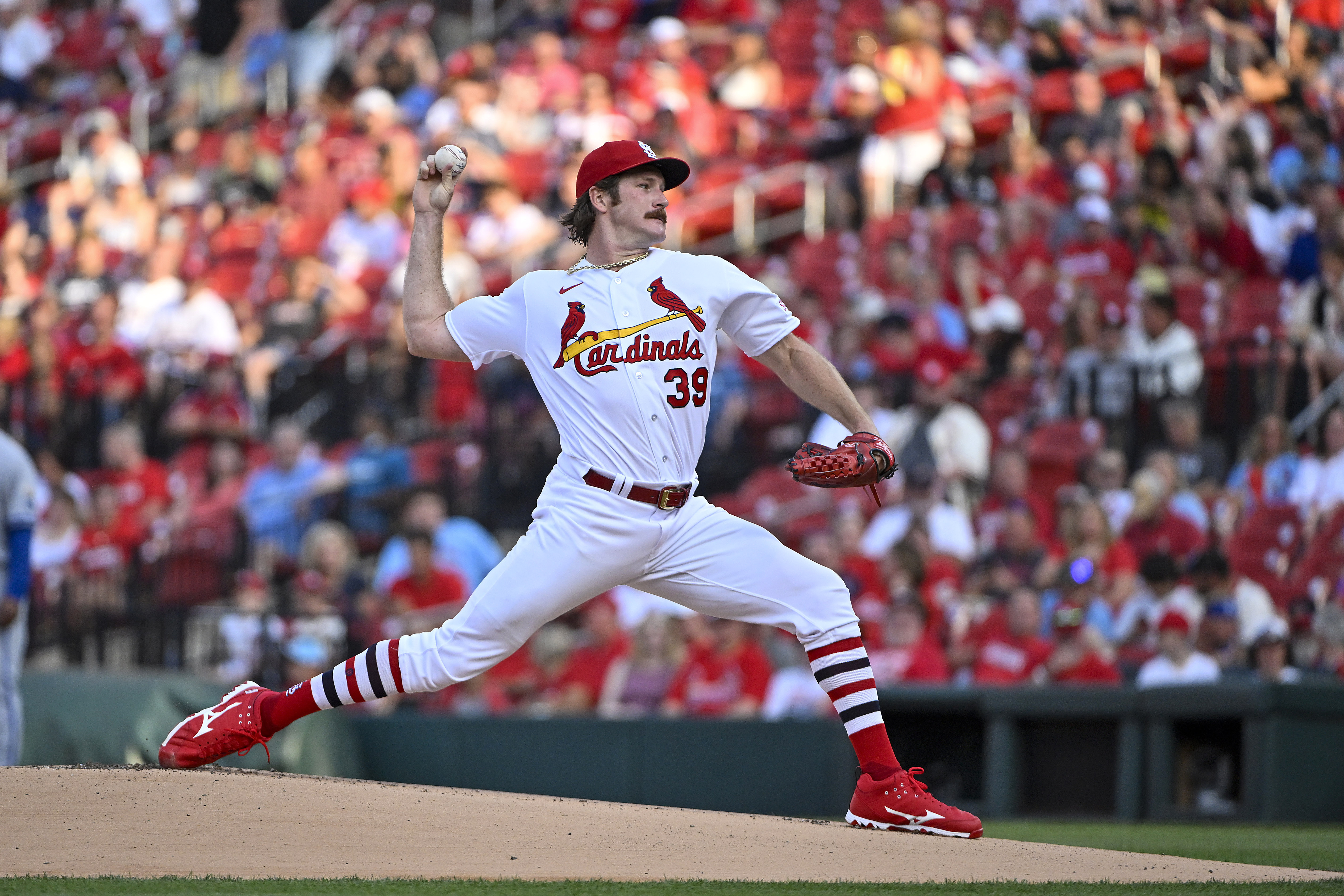 MLB -- For a few hours, Miles Mikolas kept St. Louis Cardinals