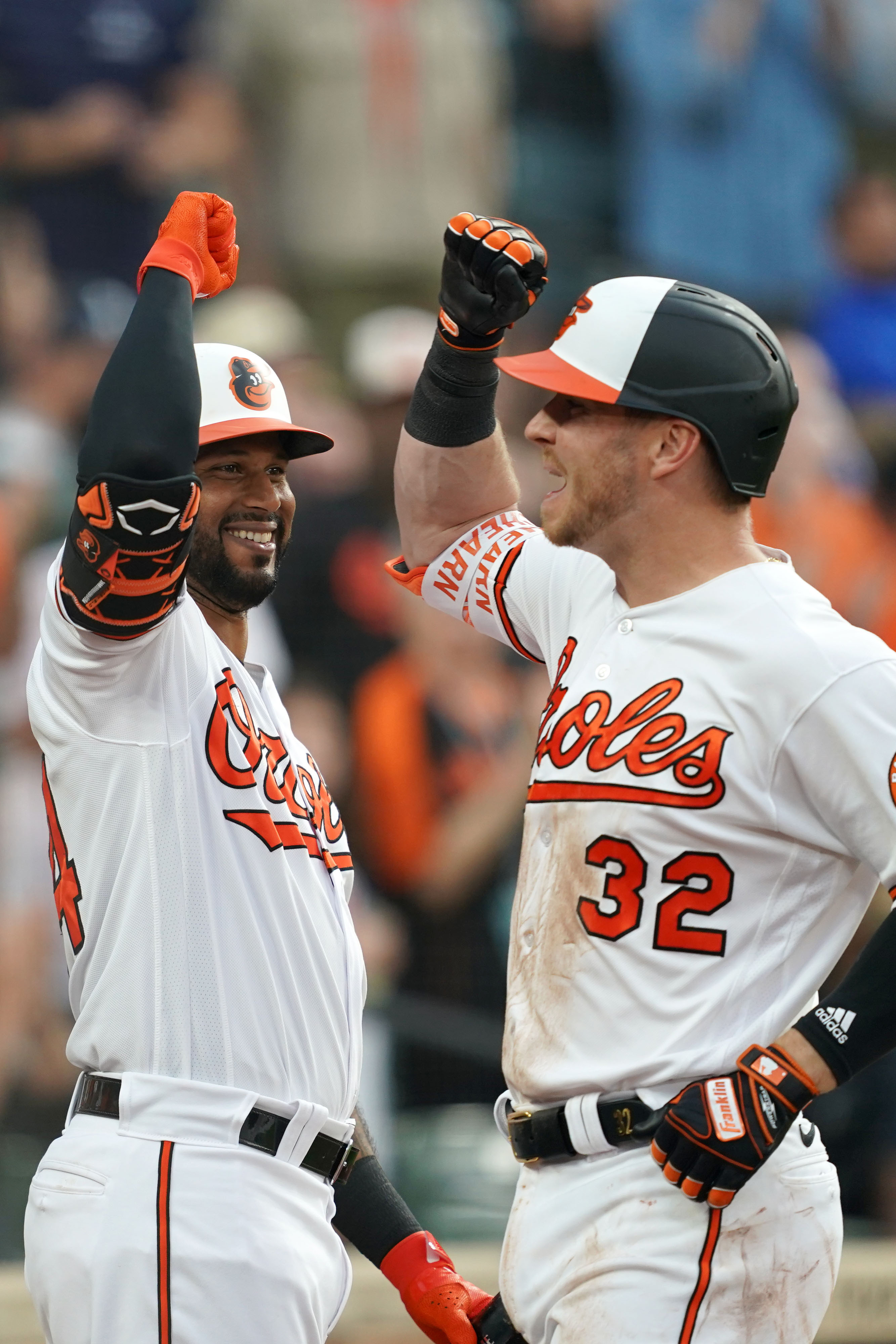 Gunnar Henderson helps Orioles blast Blue Jays