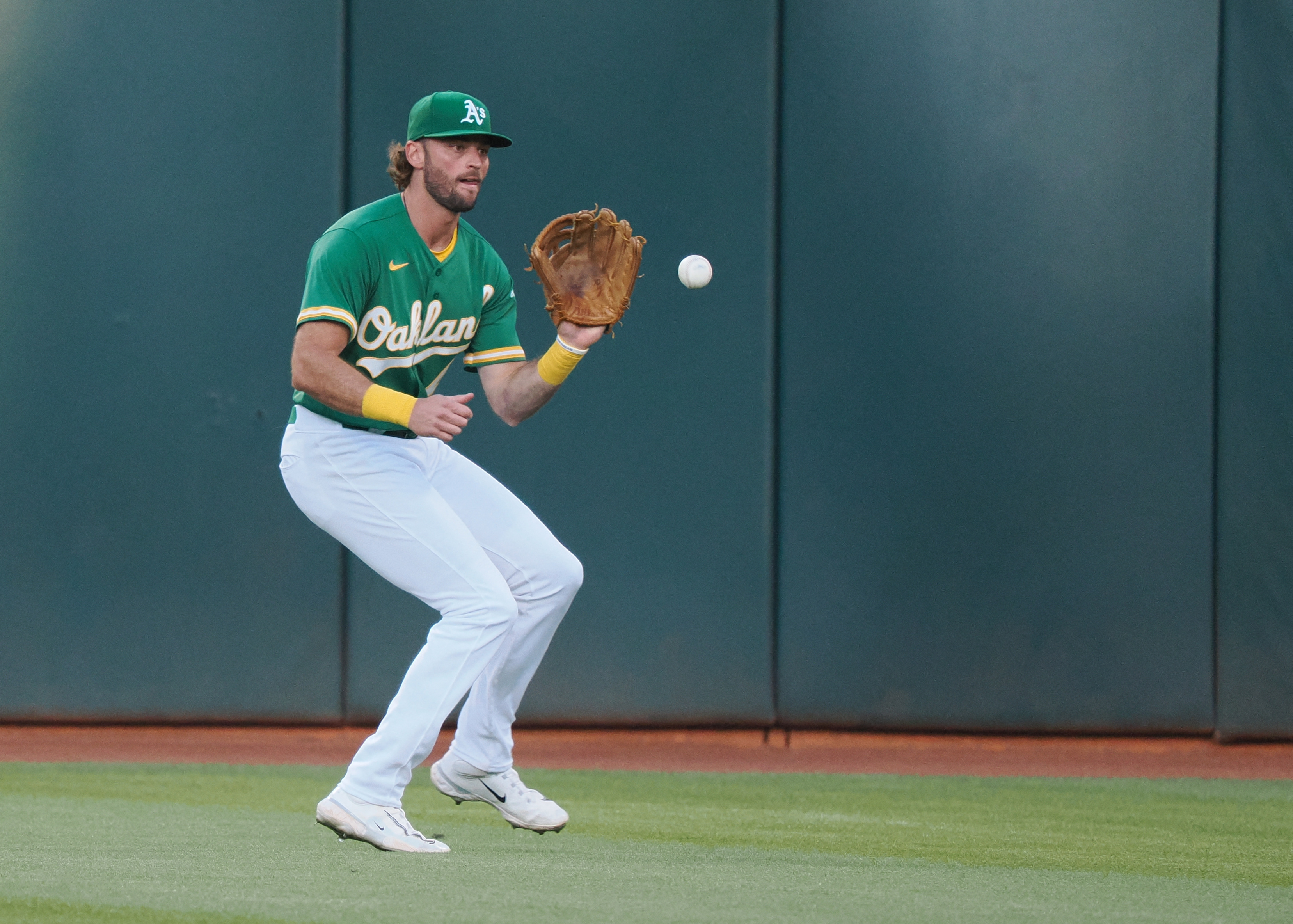 J.P. France wins pitchers' duel as Astros edge A's