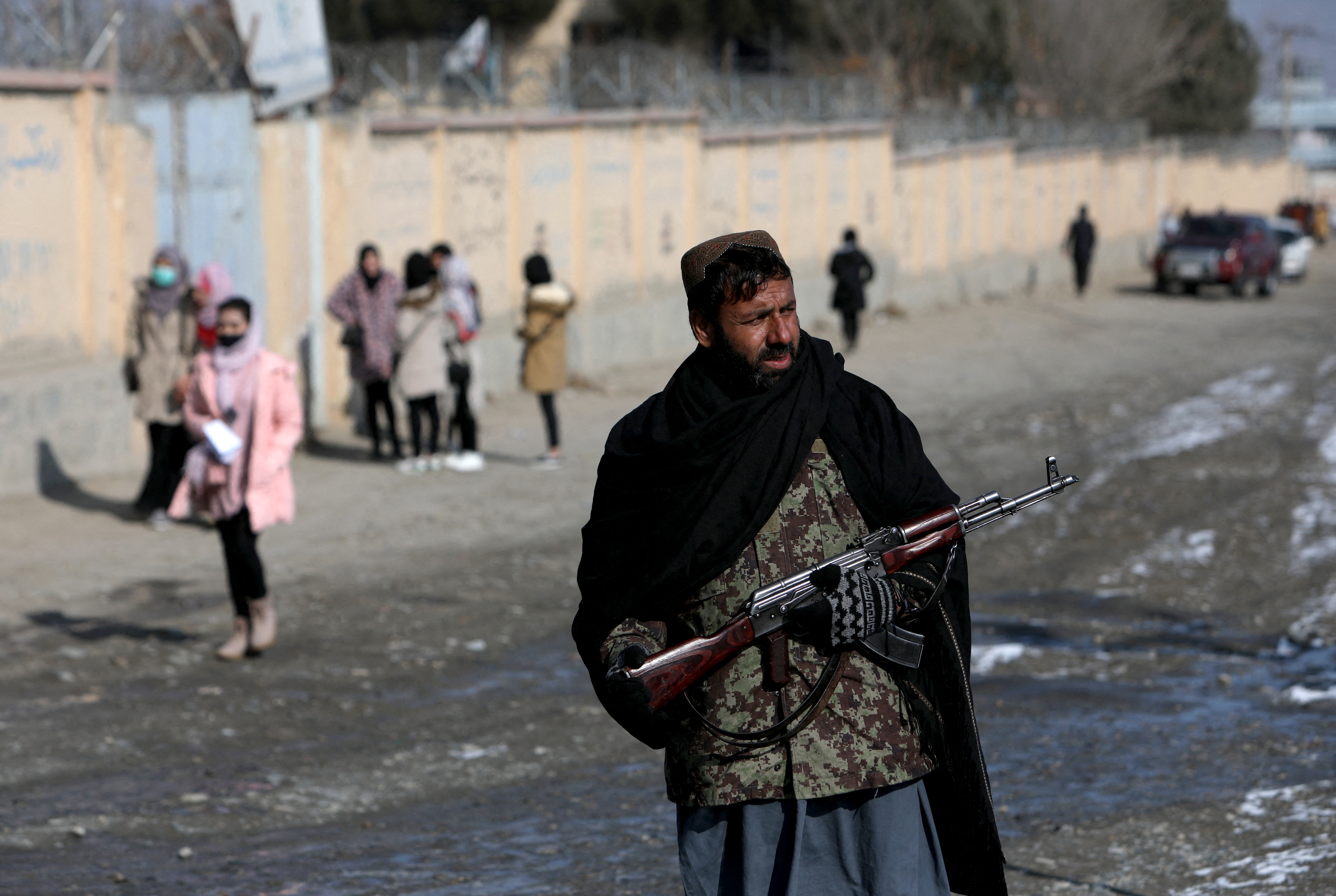Taliban bars government employees without beards from attending work