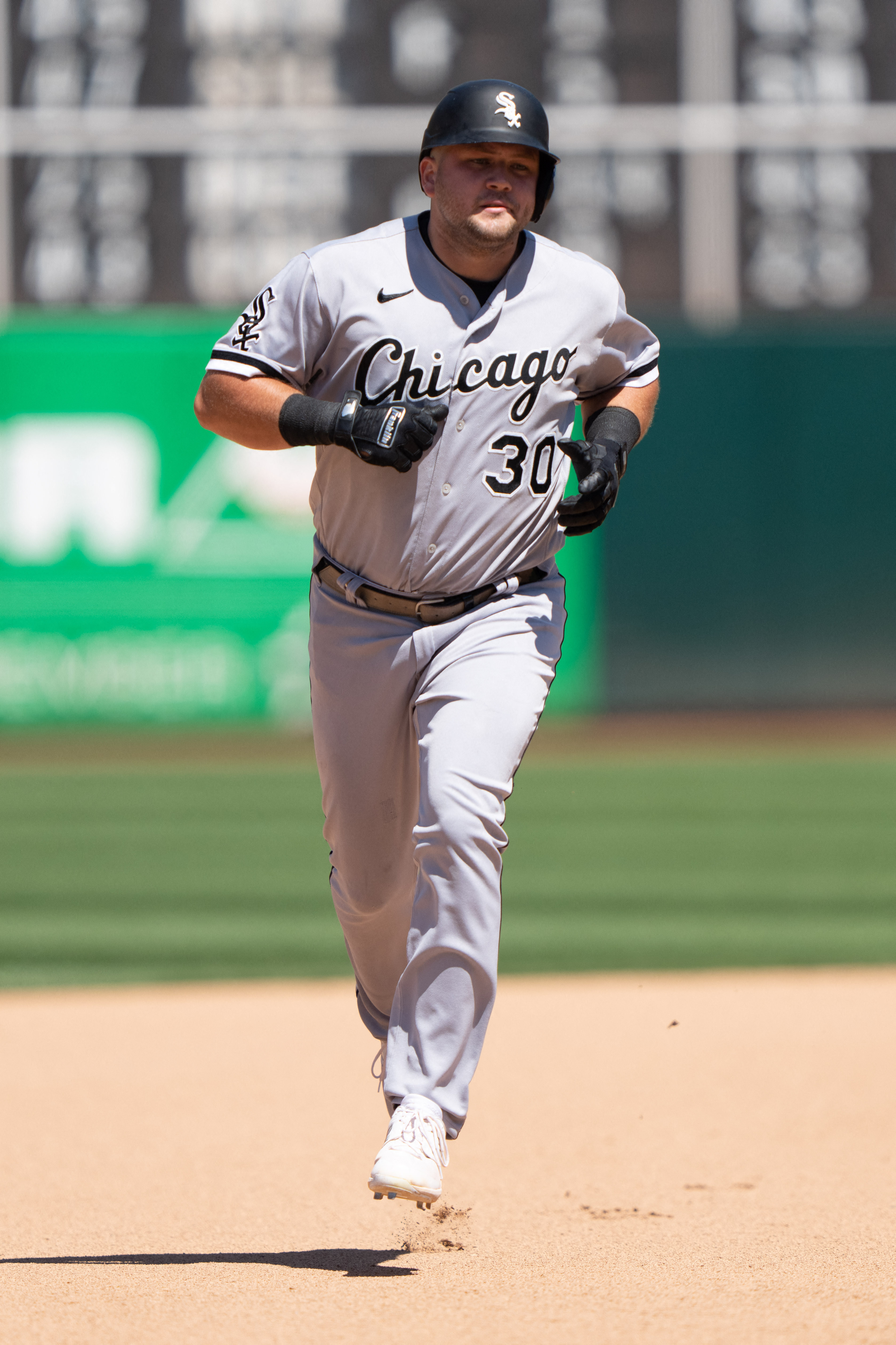 Mercedes homers, White Sox complete sweep over Red Sox