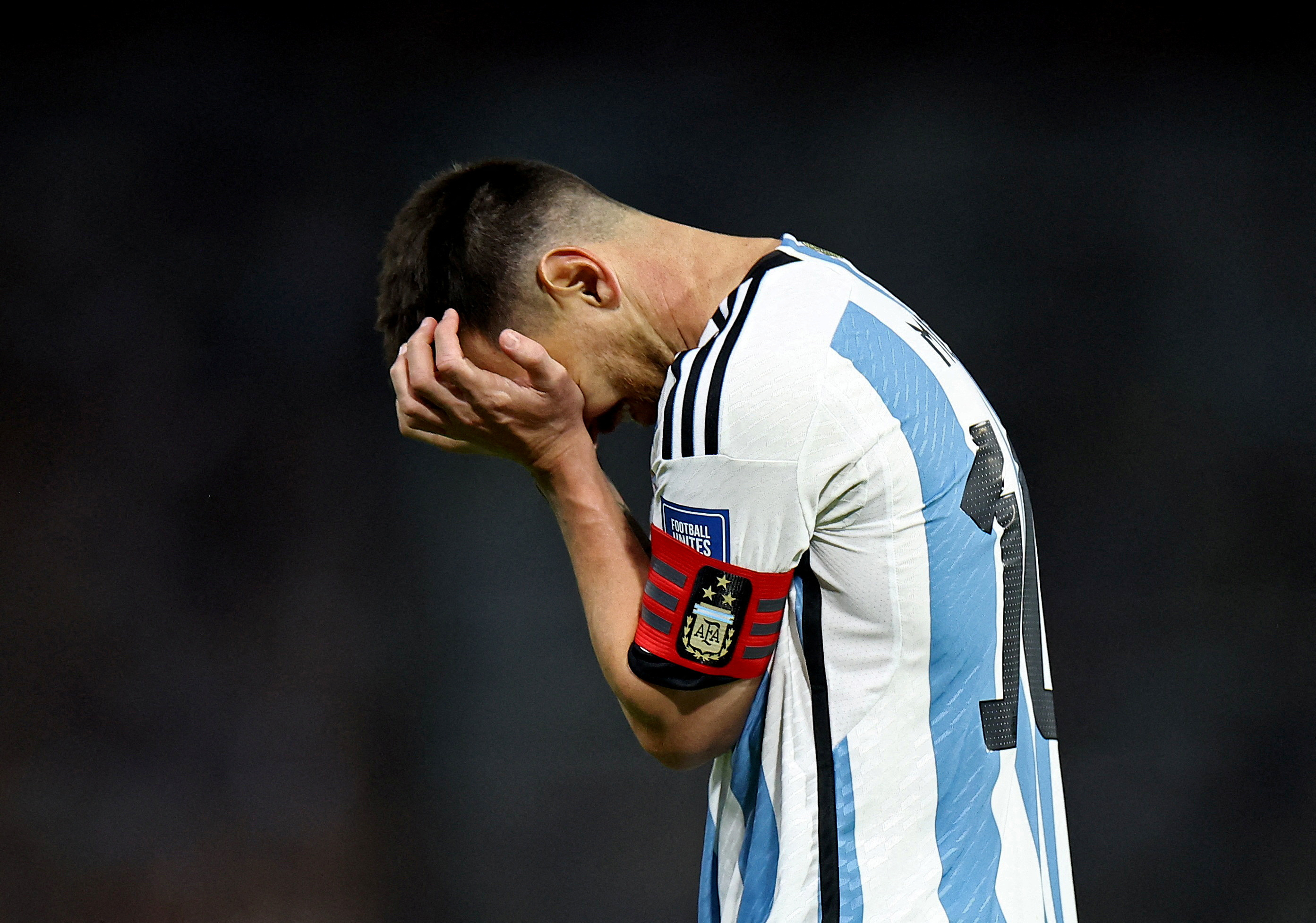 Colombia fight back to shock Brazil, Uruguay beat Messi's Argentina