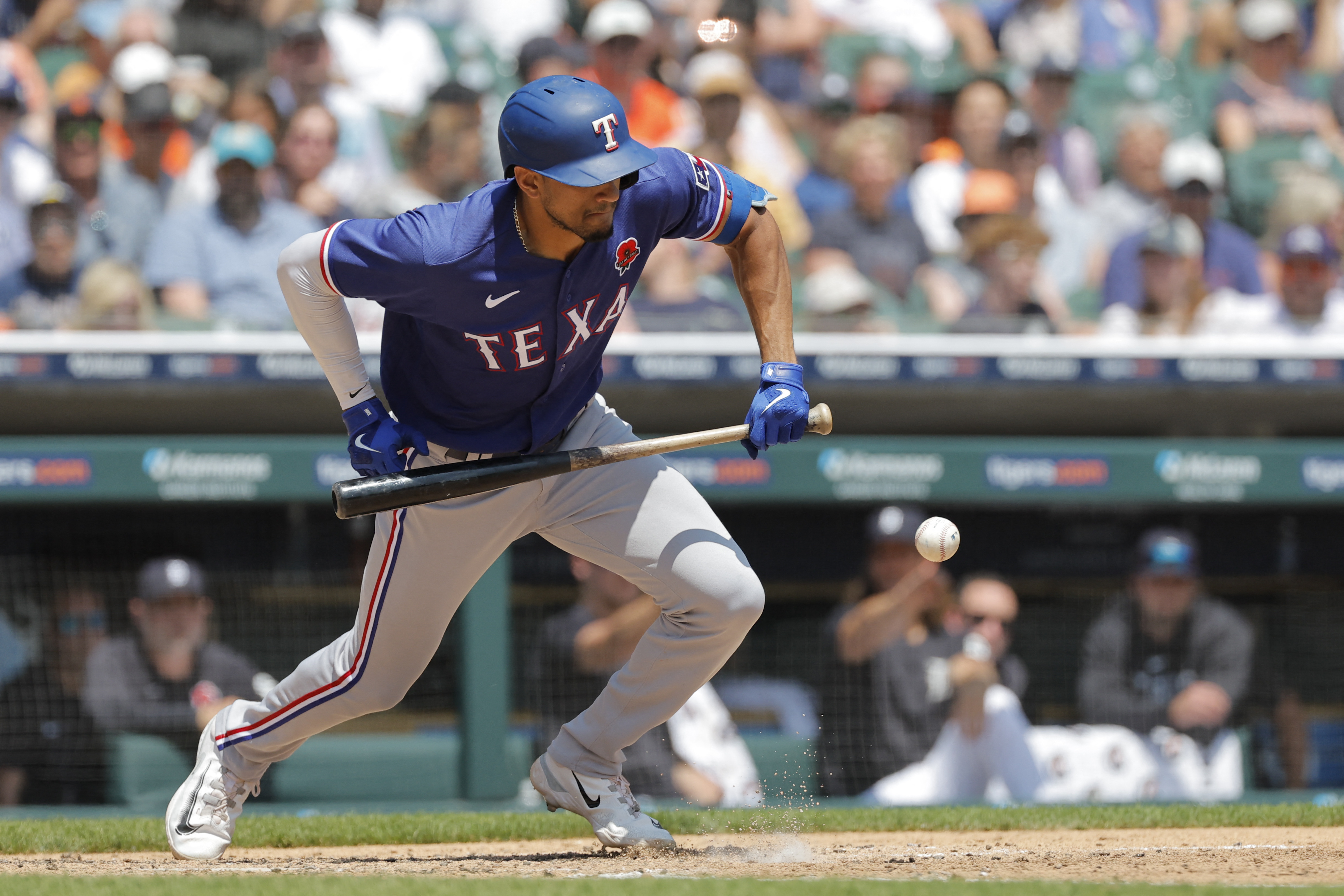 Corey Seager provides offense, Rangers pitchers shut out Tigers