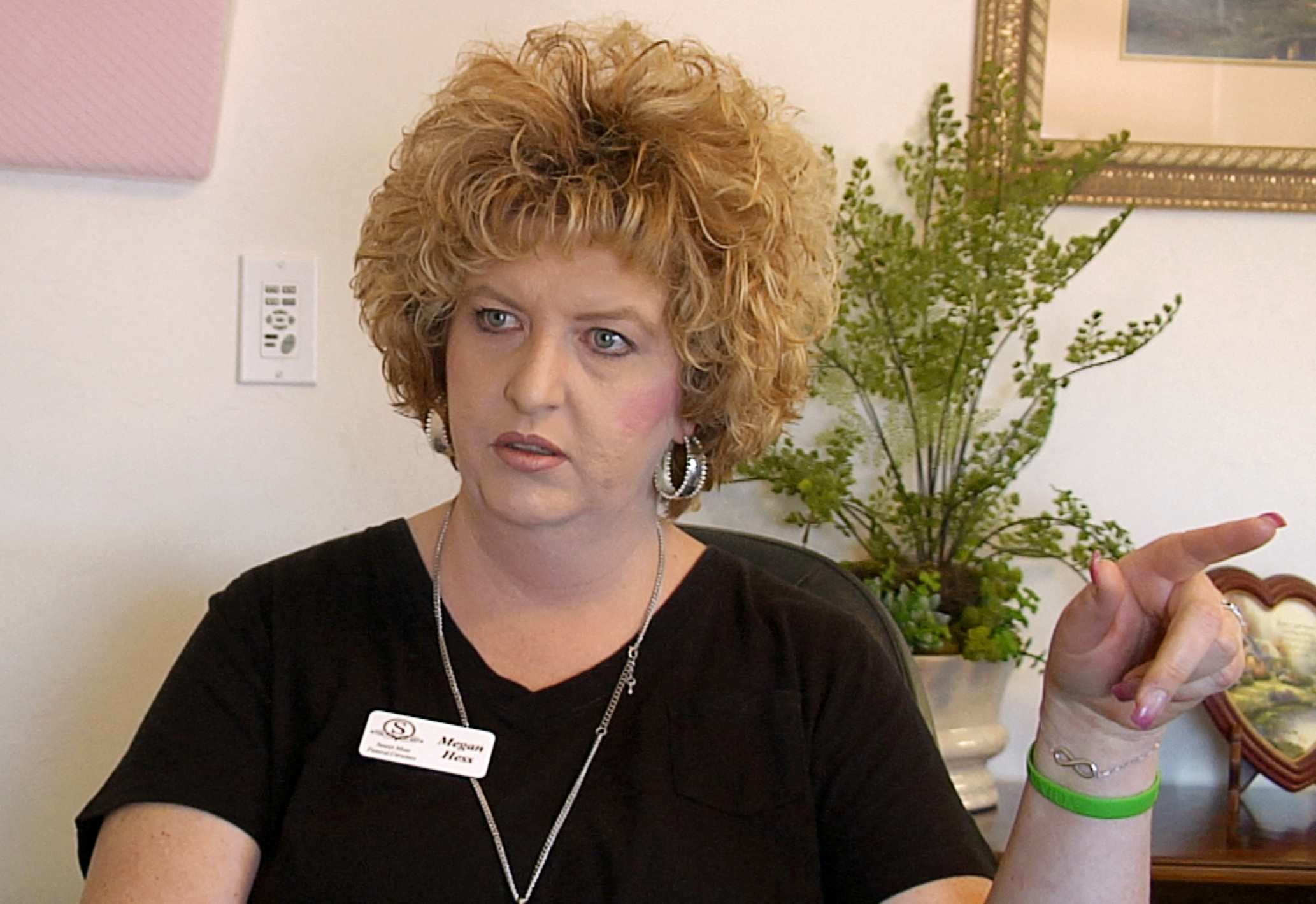 Меган Хесс, владелица Donor Services, во время интервью в Монтроузе.