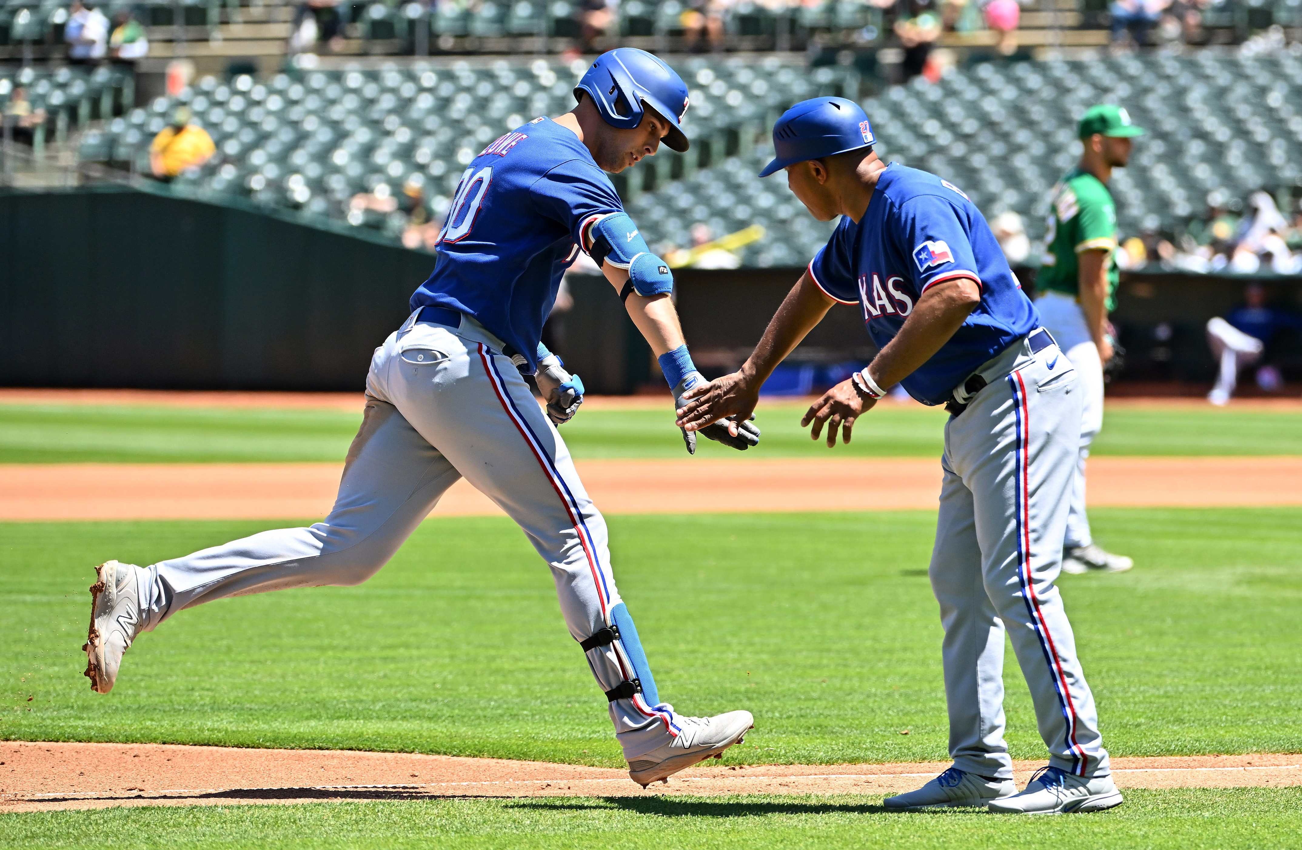 Jon Gray dominates as Rangers shut out Athletics