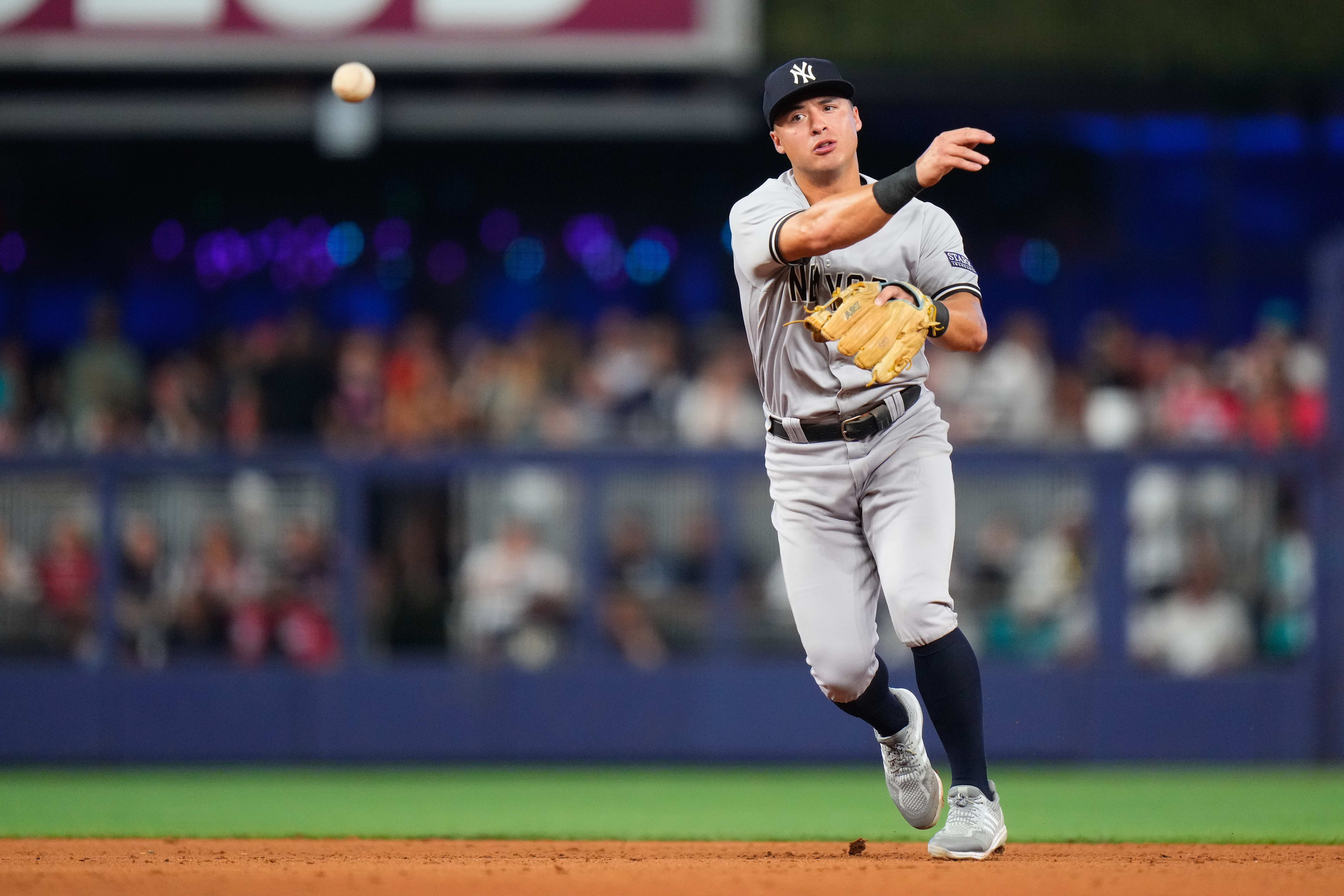 Sandy Alcantara tosses CG as Marlins edge Yankees