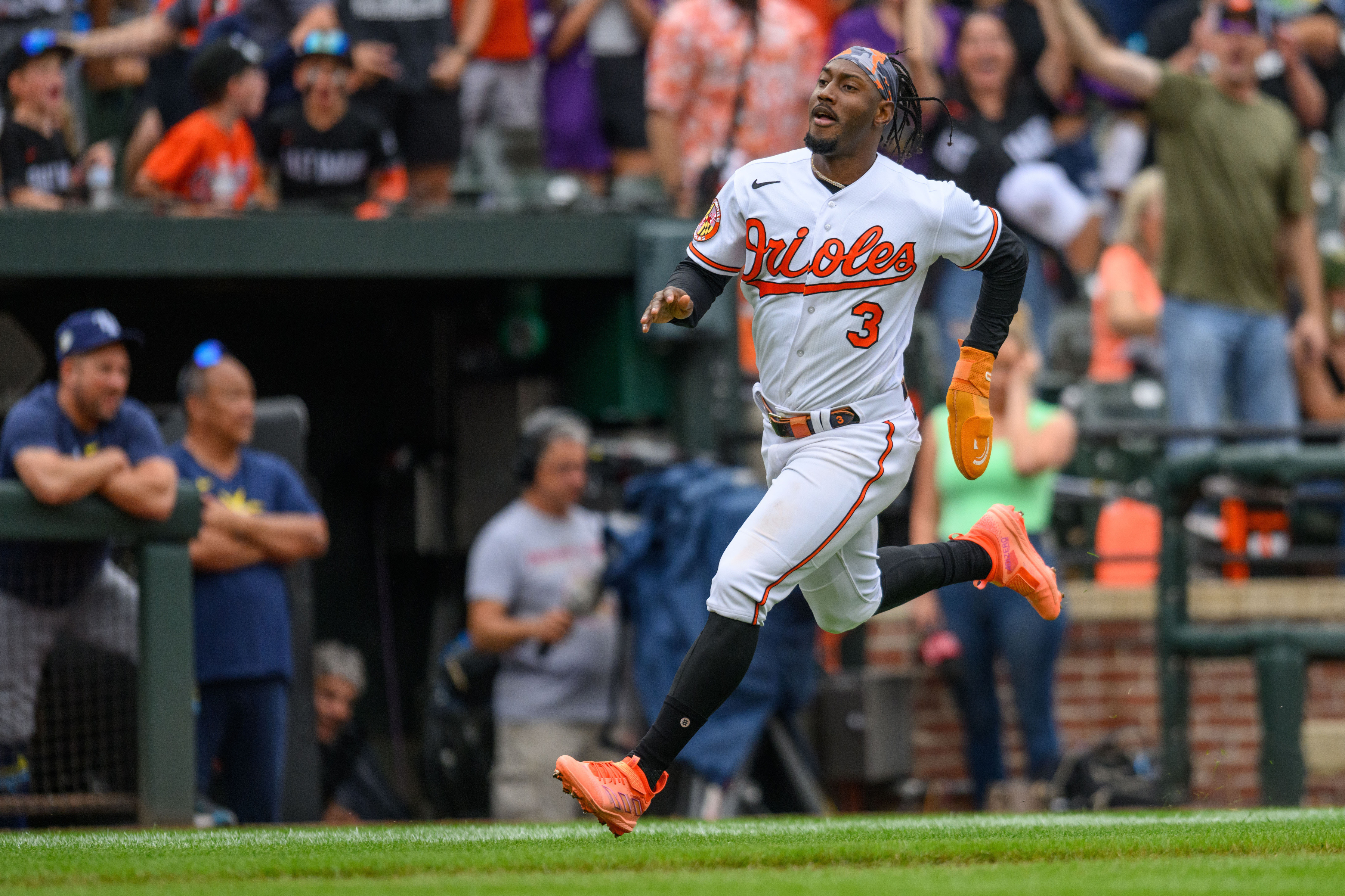 Orioles' Cedric Mullins speeds through shift to hit 161-foot triple  National News - Bally Sports