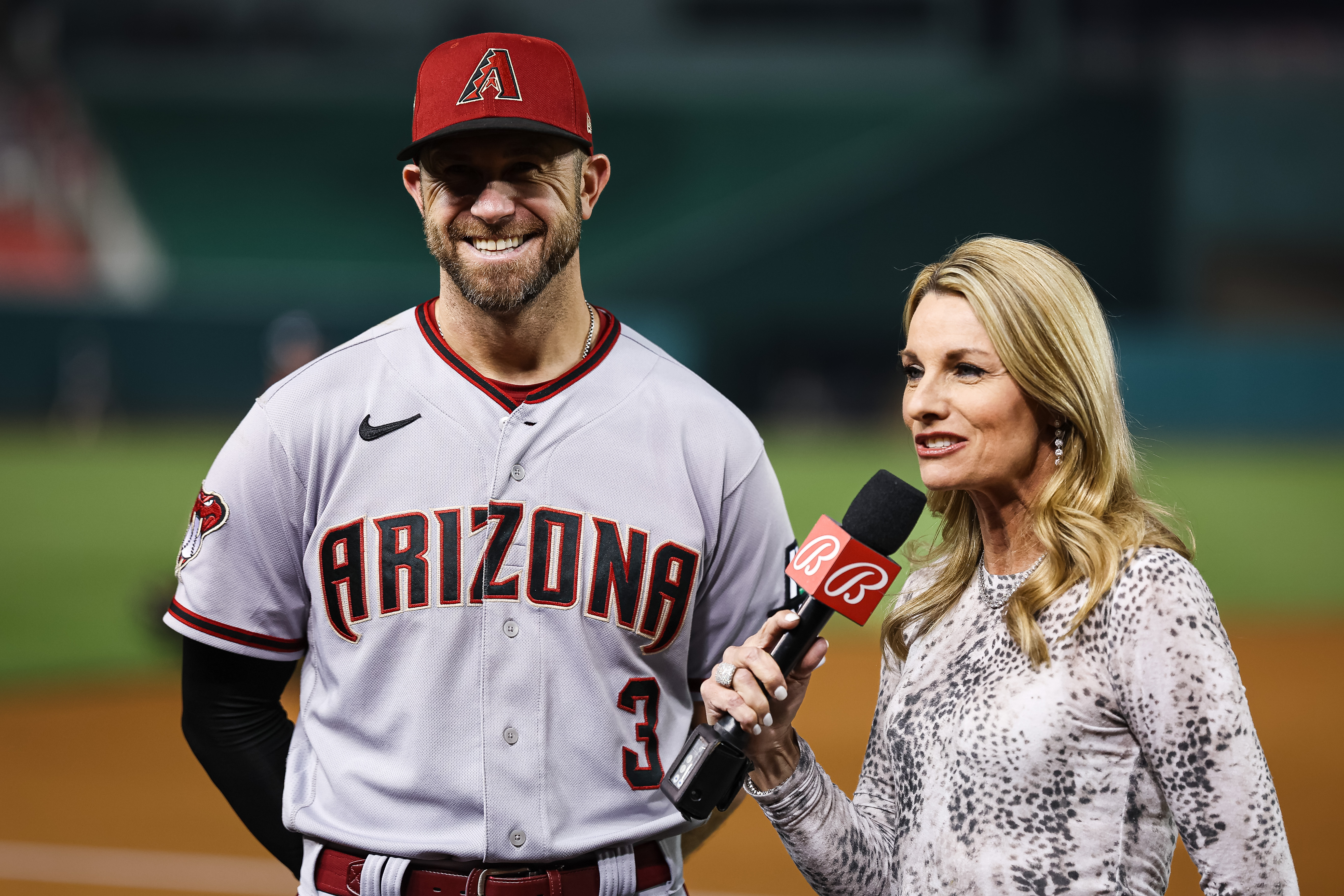 D-backs president raves about Carroll, has zero concern on Hazen