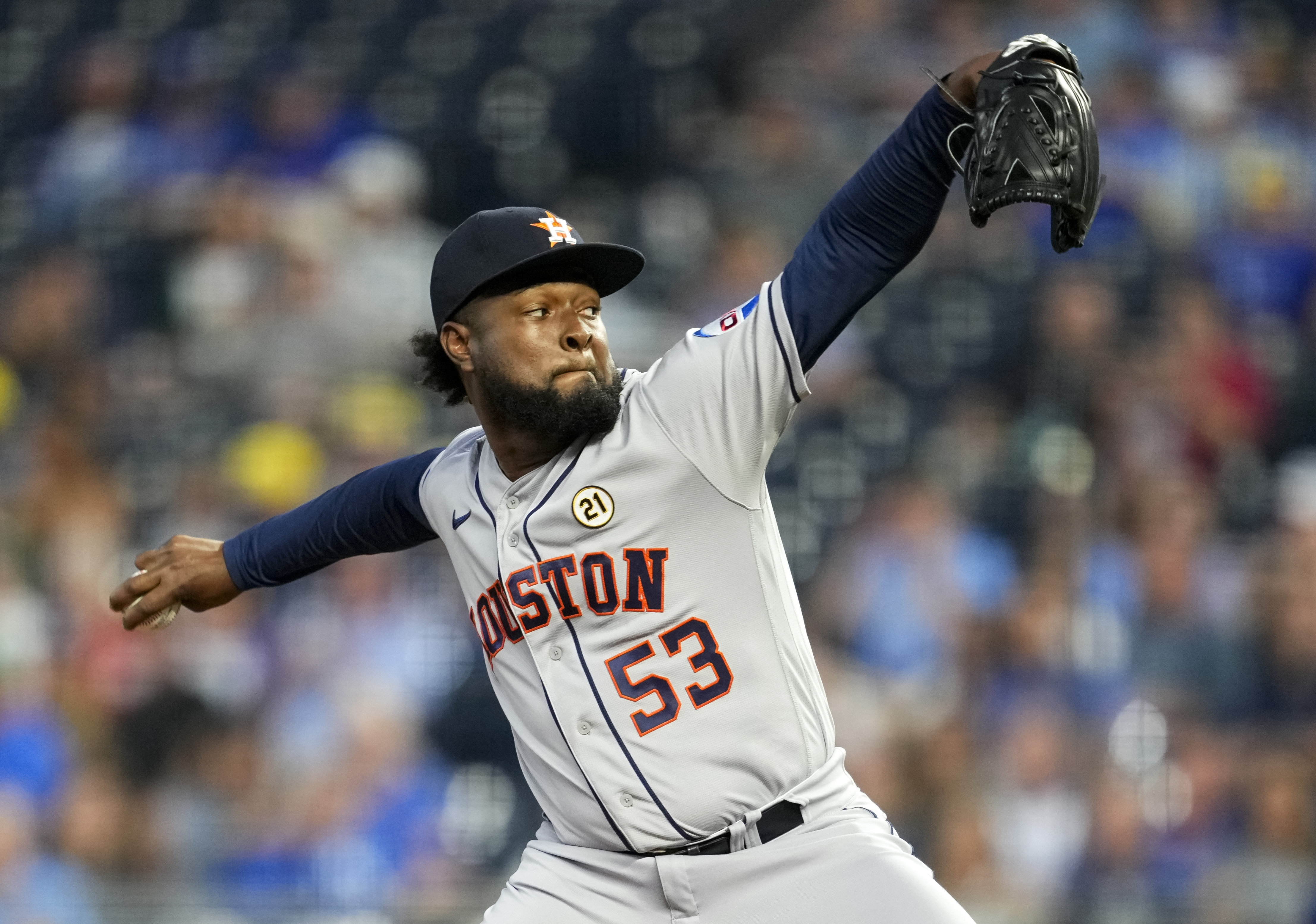 Díaz hit in 10th propels Astros to 6-3 win over Royals