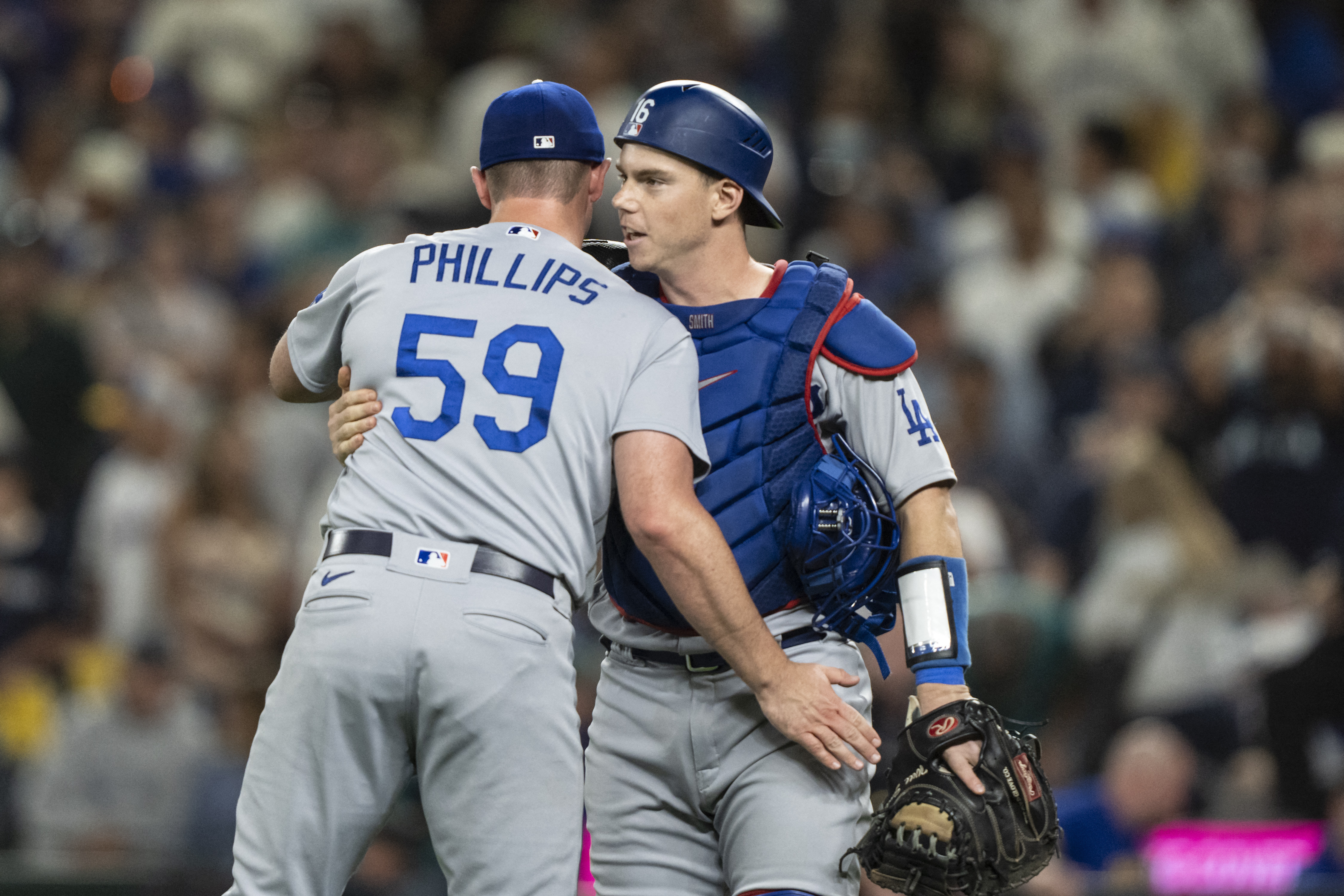 Dodgers beat Mariners, lower magic number to 2