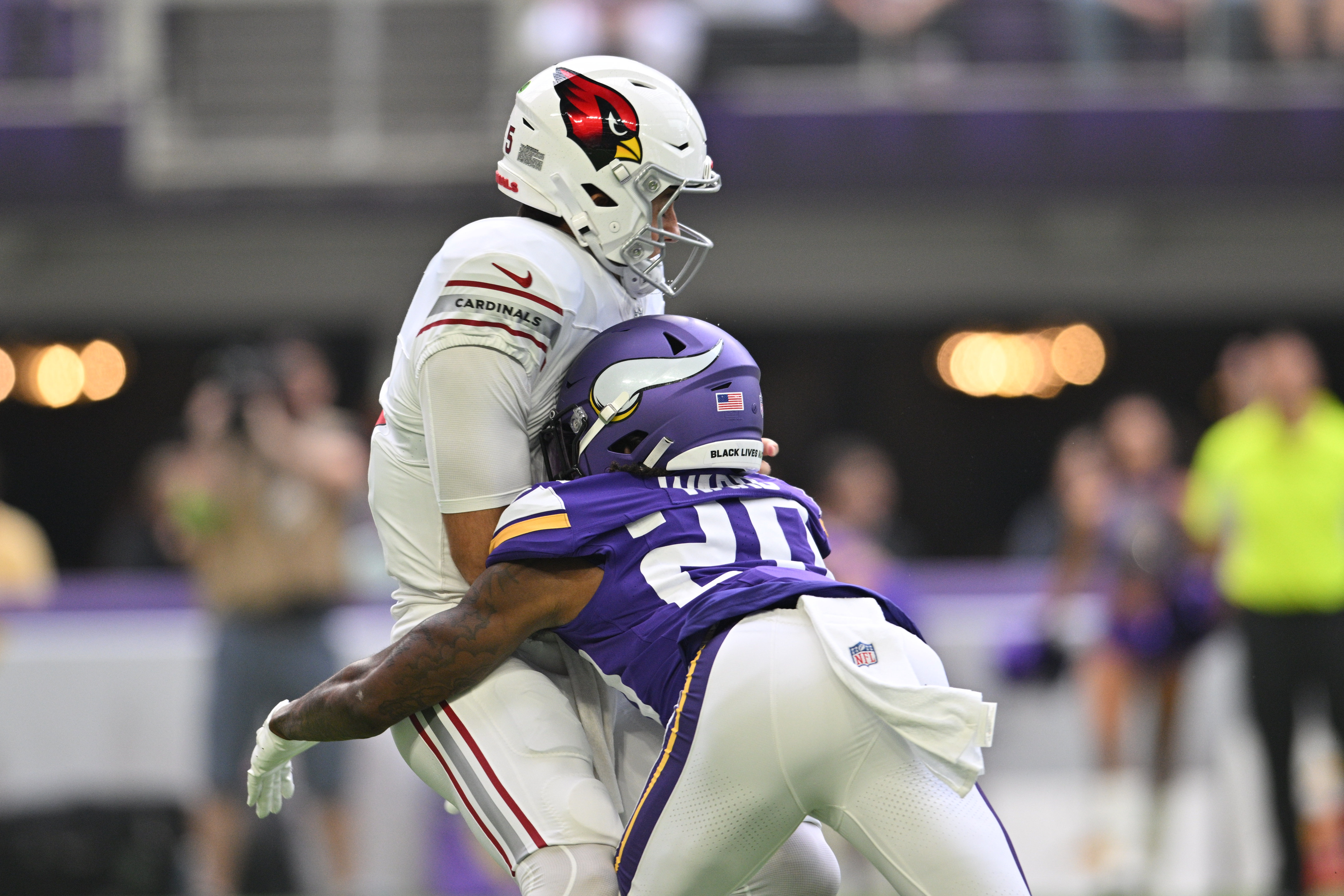 Defense rallies Cardinals past Vikings, 18-17