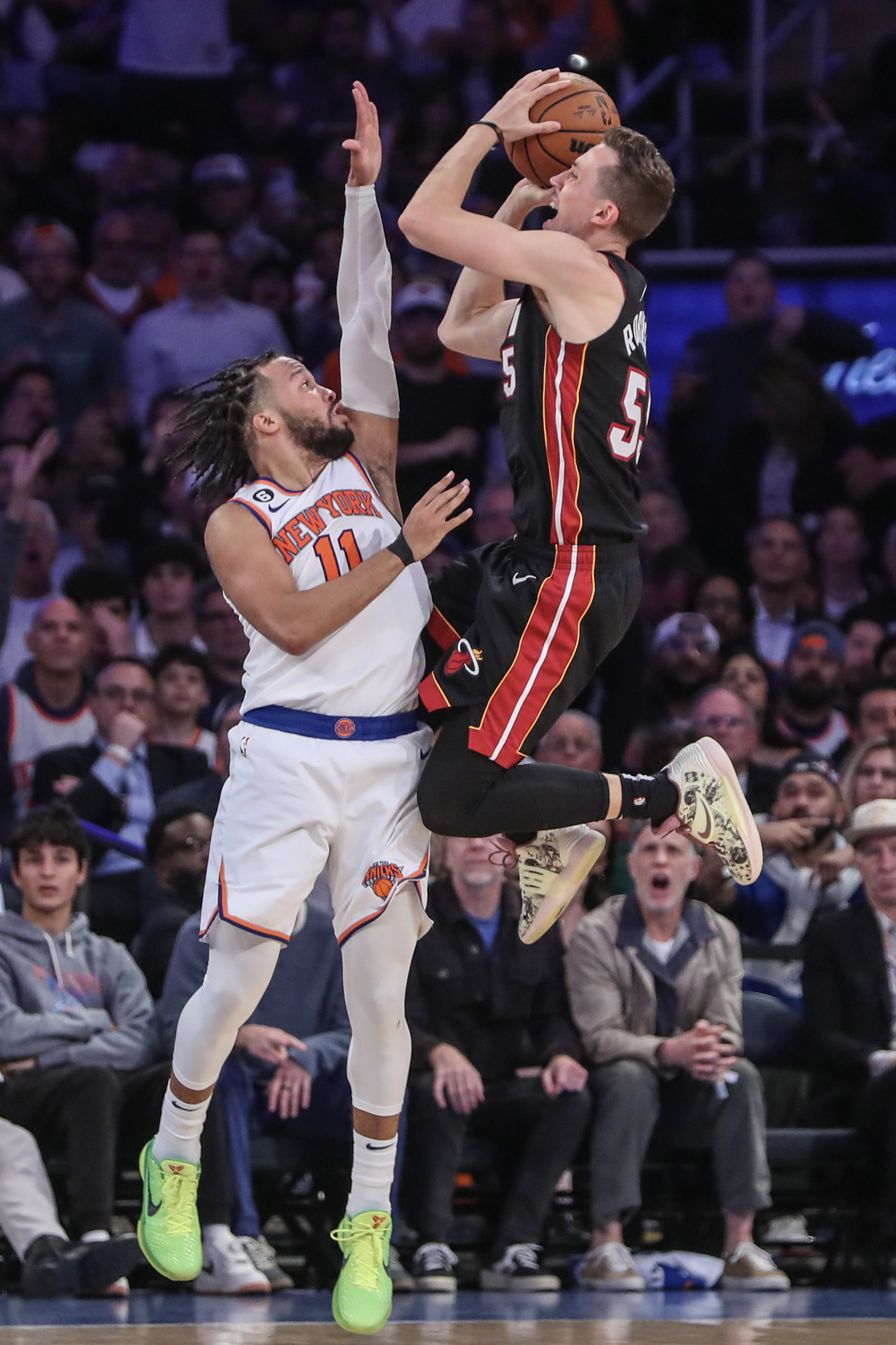 Jalen Brunson, Knicks go distance, beat Heat in Game 5 | Reuters