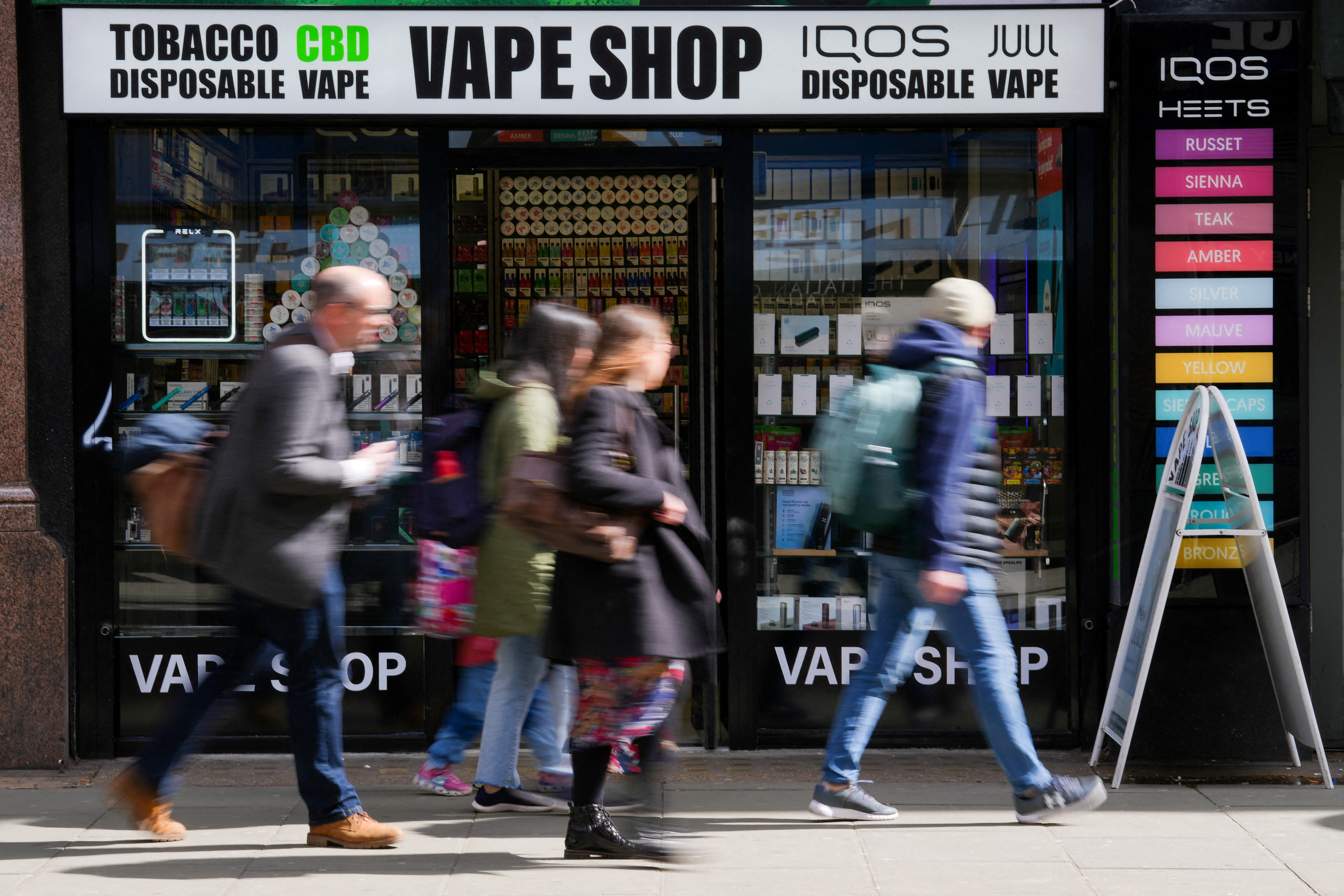 Britain to encourage smokers to swap cigarettes for vapes