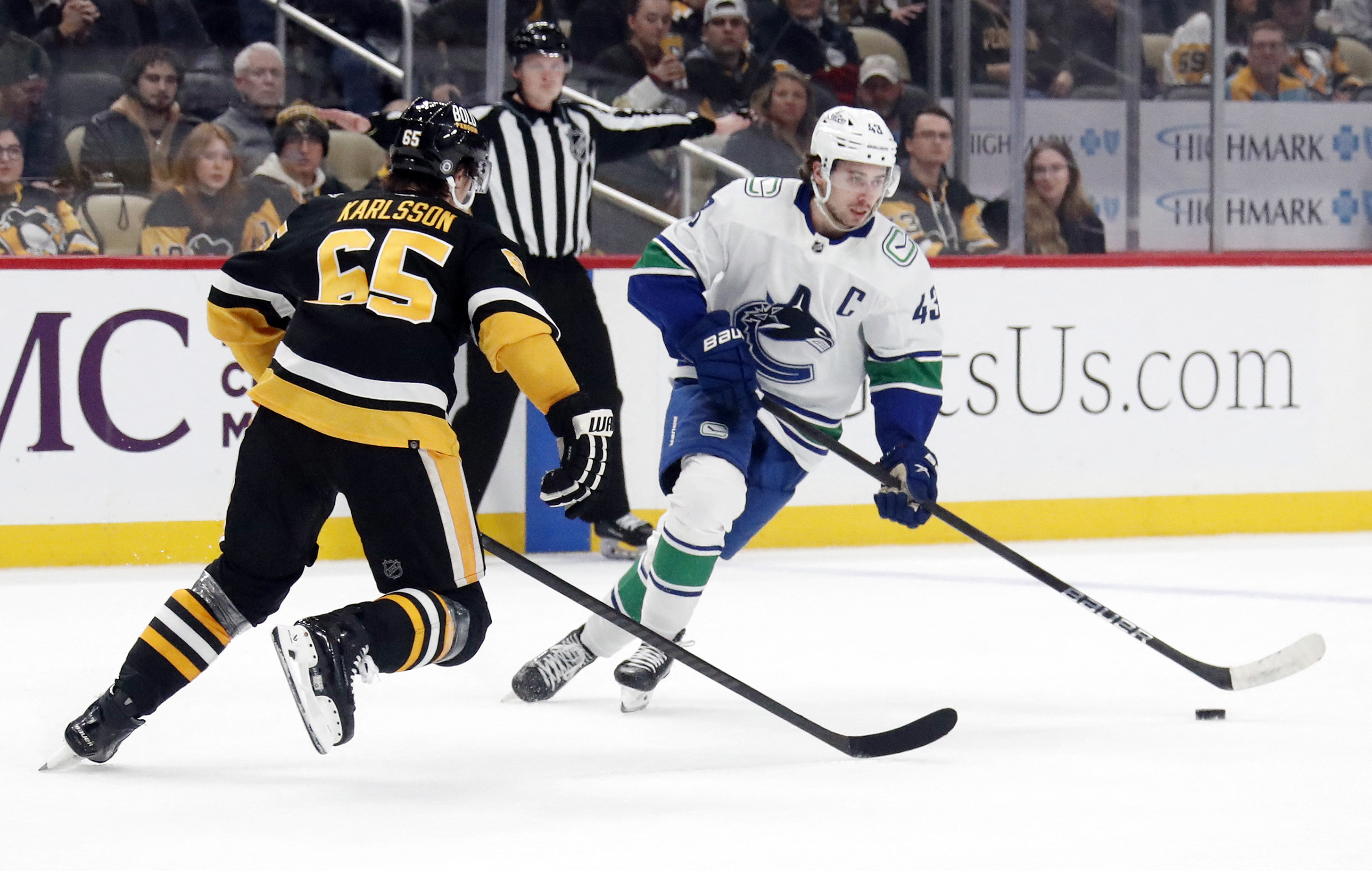 Elias Pettersson's 2nd Goal Of Game Lifts Canucks Over Pens | Reuters