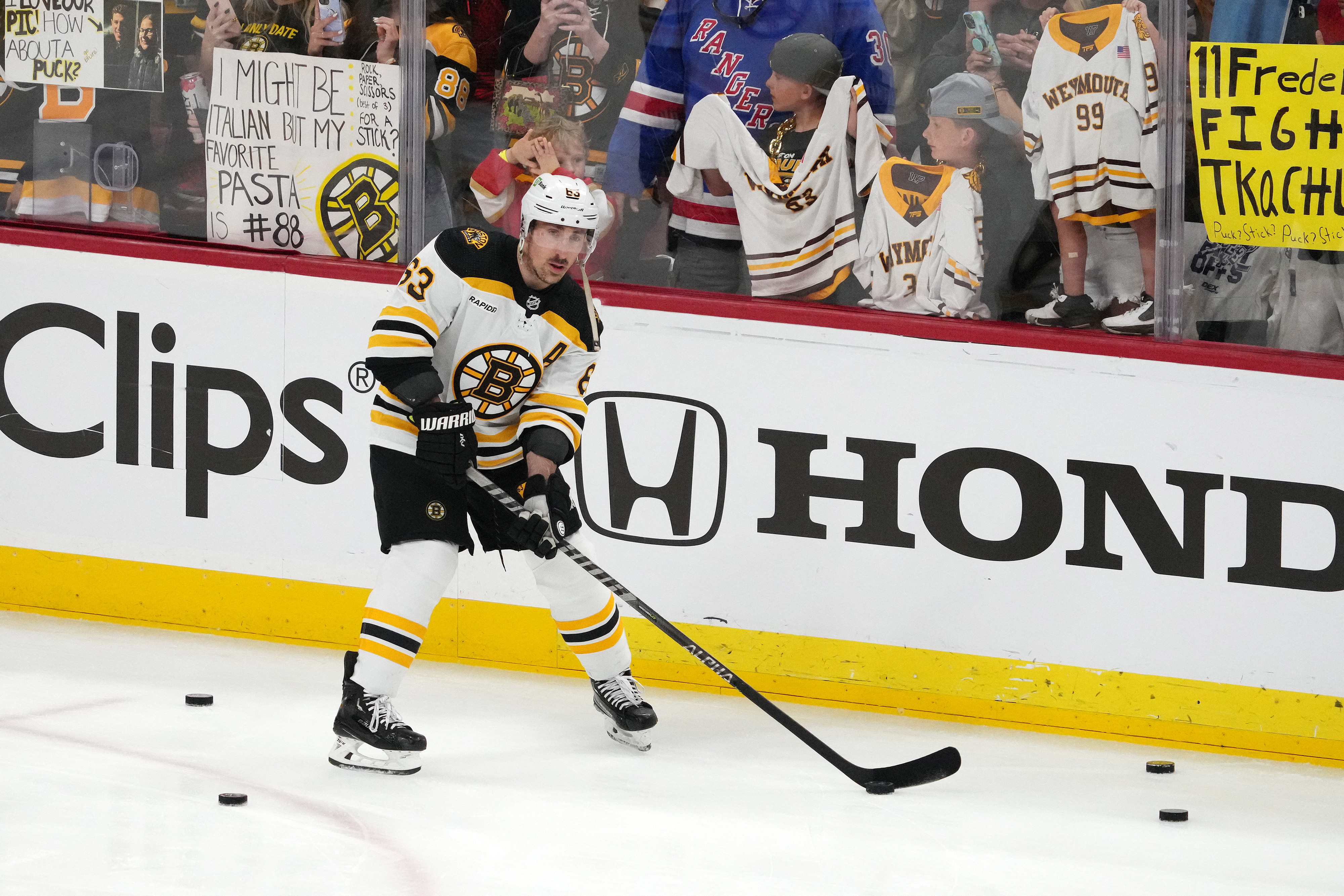 Panthers fall to Bruins in Game 4; Boston takes commanding 3-1 series lead