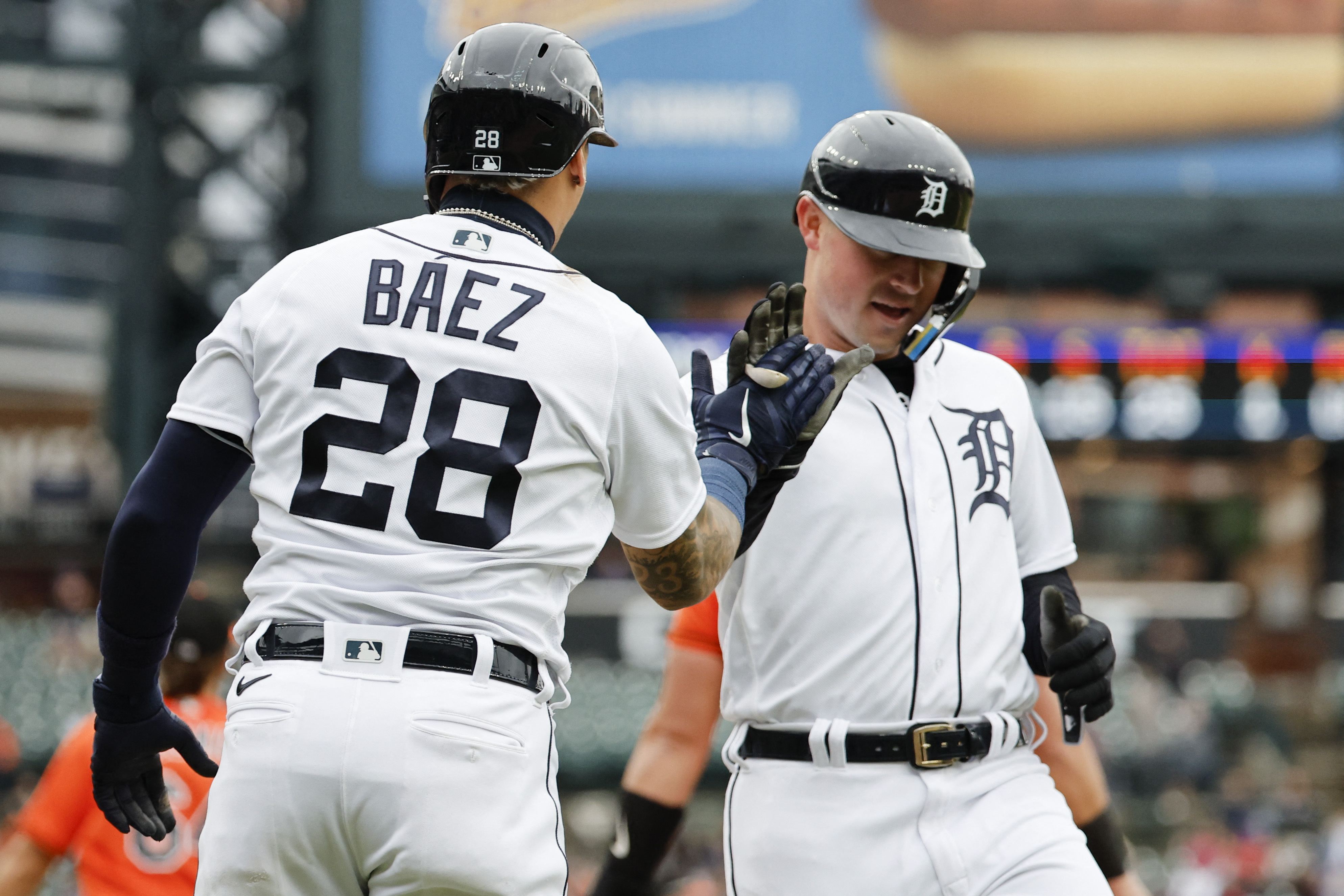 Tigers split doubleheader with Orioles