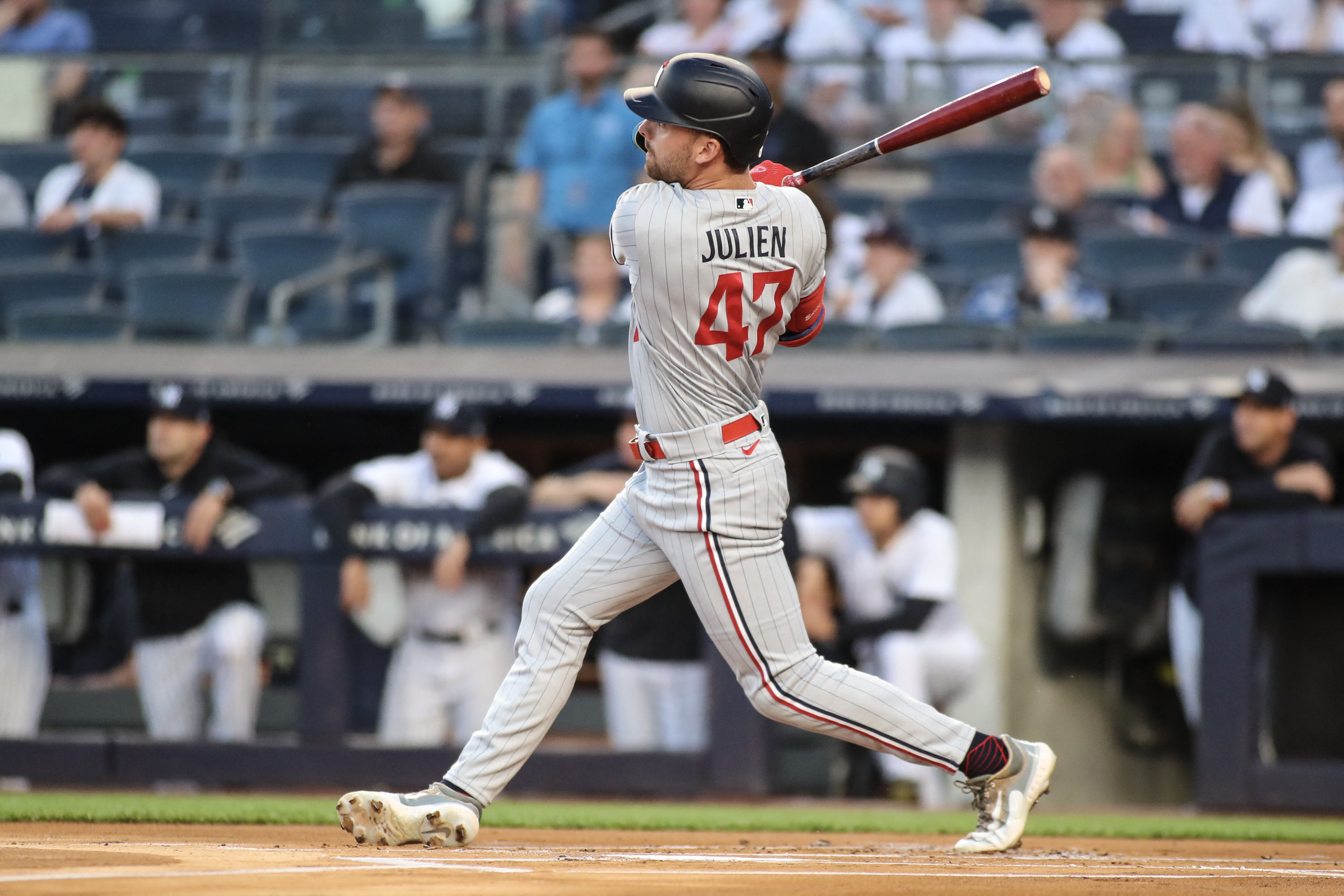 Twins score nine runs in first and rout Yankees in the Bronx