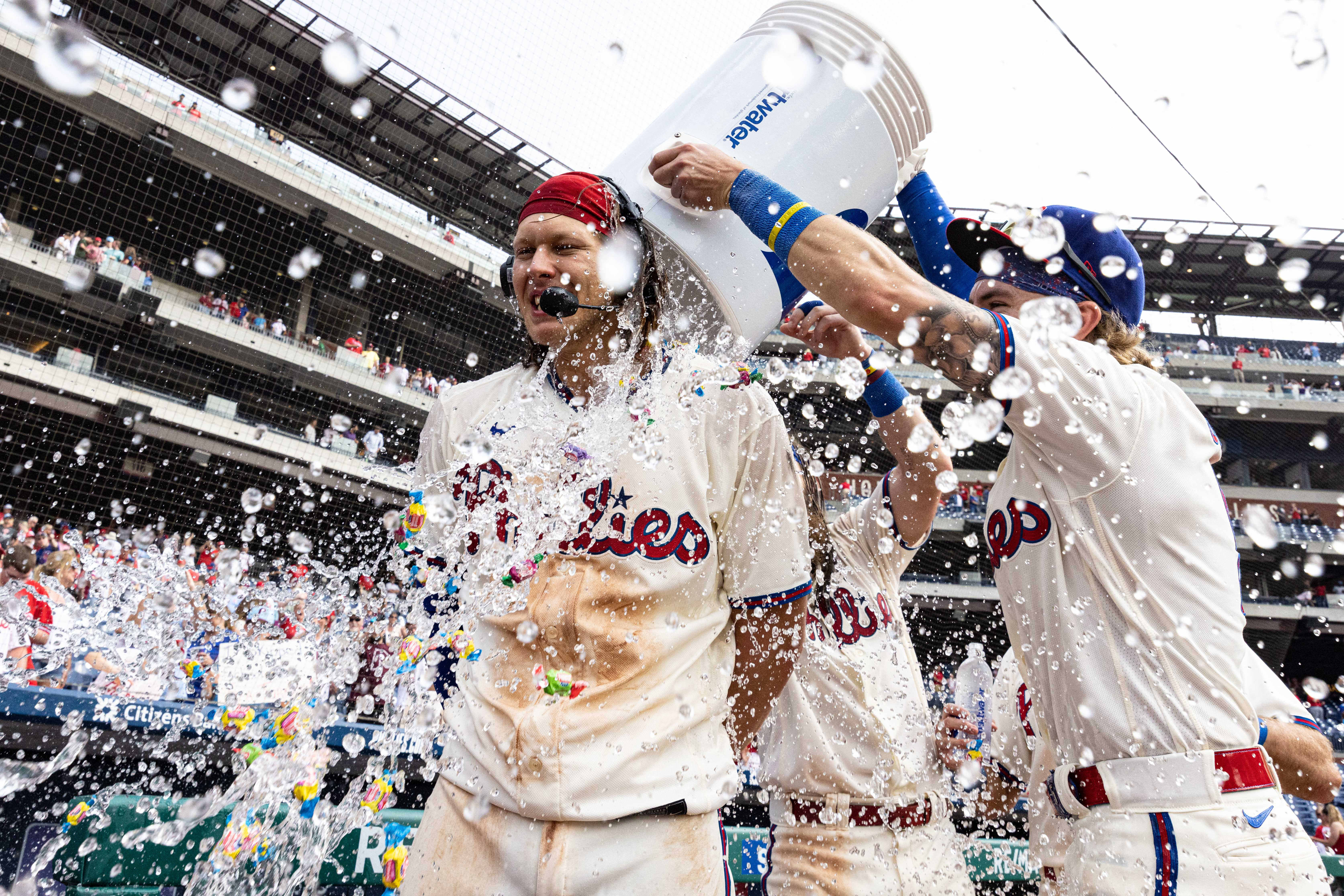 Phillies rally in 9th, beat D-backs in 10th on walk-off single