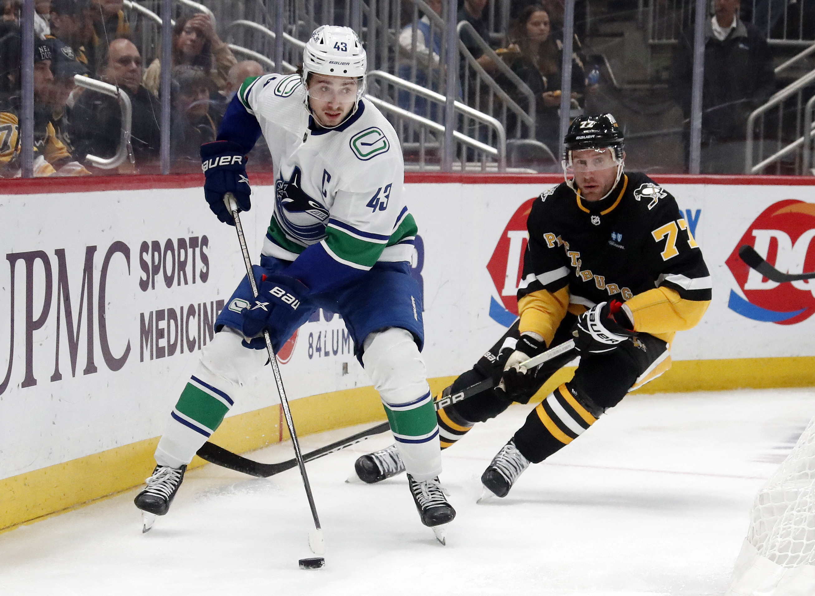 Elias Pettersson's 2nd Goal Of Game Lifts Canucks Over Pens | Reuters