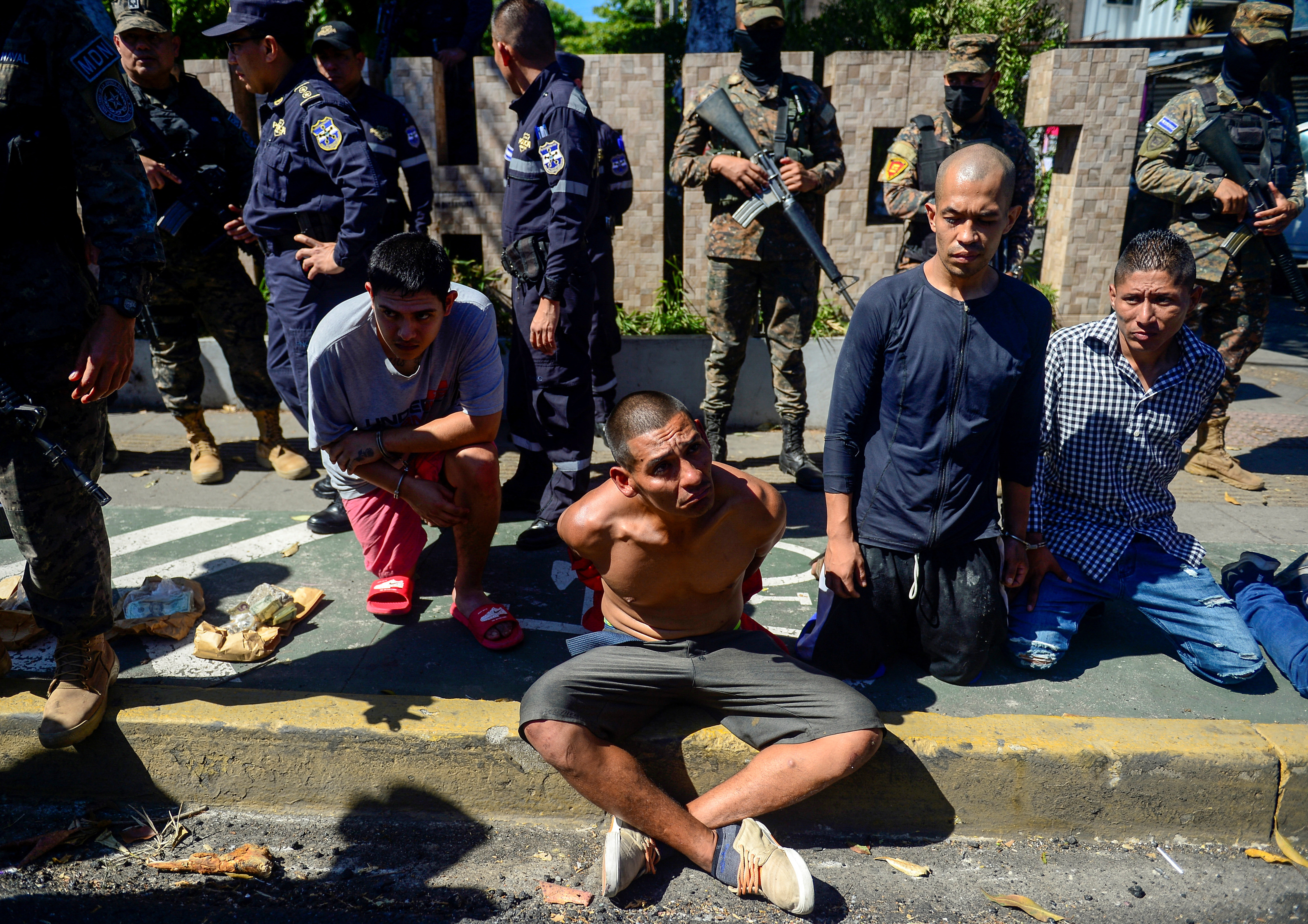 El Salvador conducts anti-drug military operation on Christmas Eve