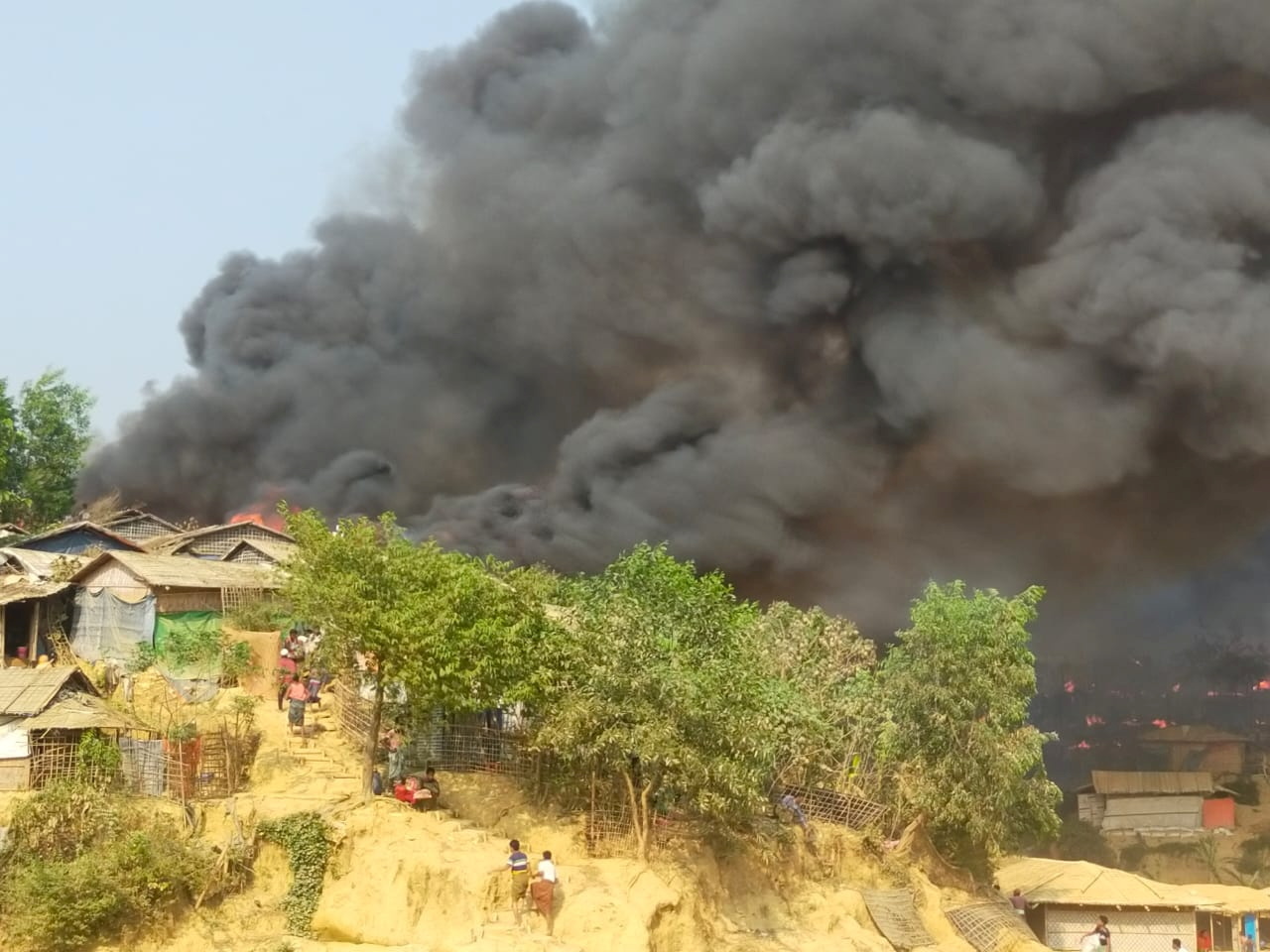 Several Dead, Thousands Of Homes Burn As Fire Sweeps Rohingya Camp ...