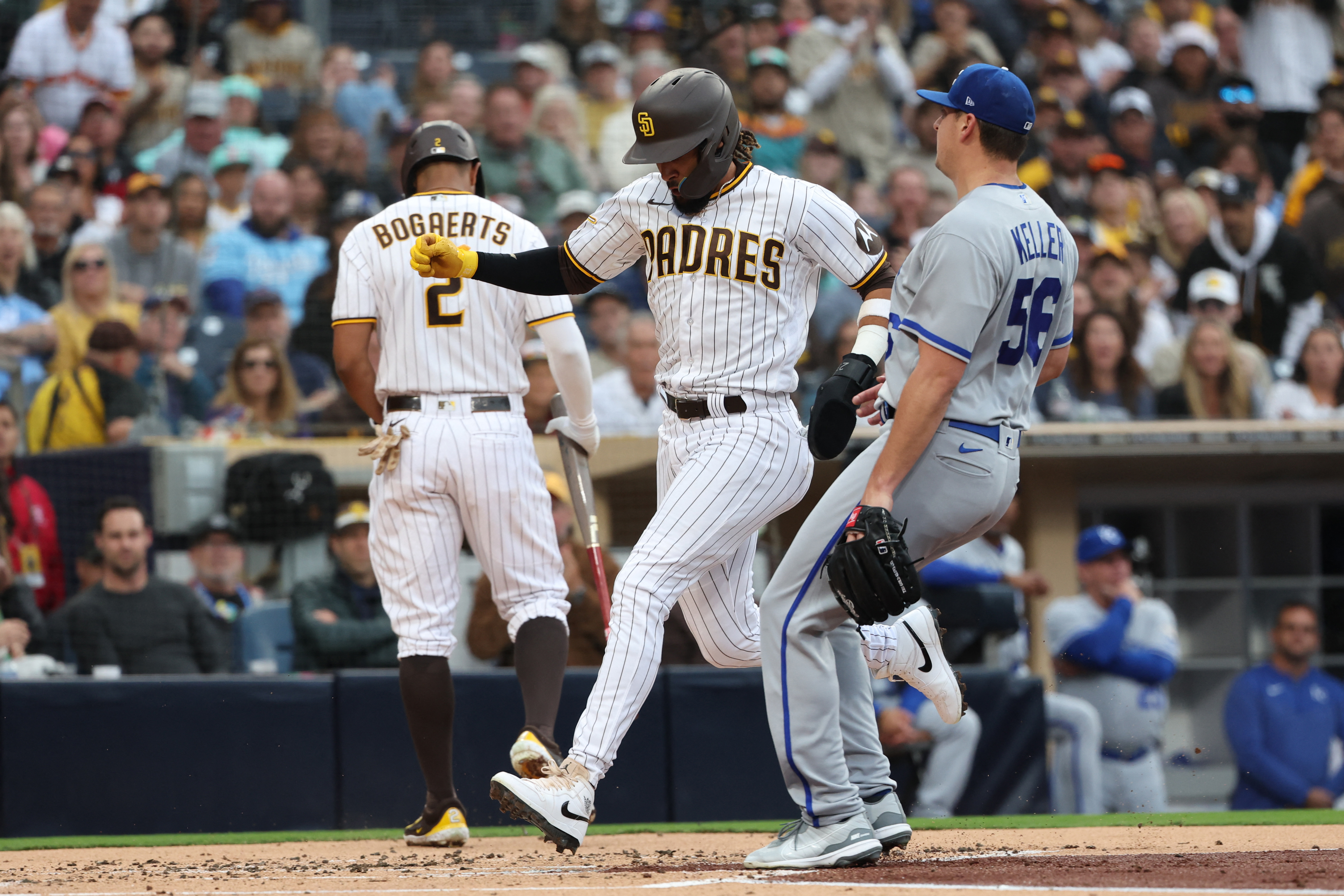 Padres' Wacha takes no-hitter into 8th, fans career-high 11 in win vs