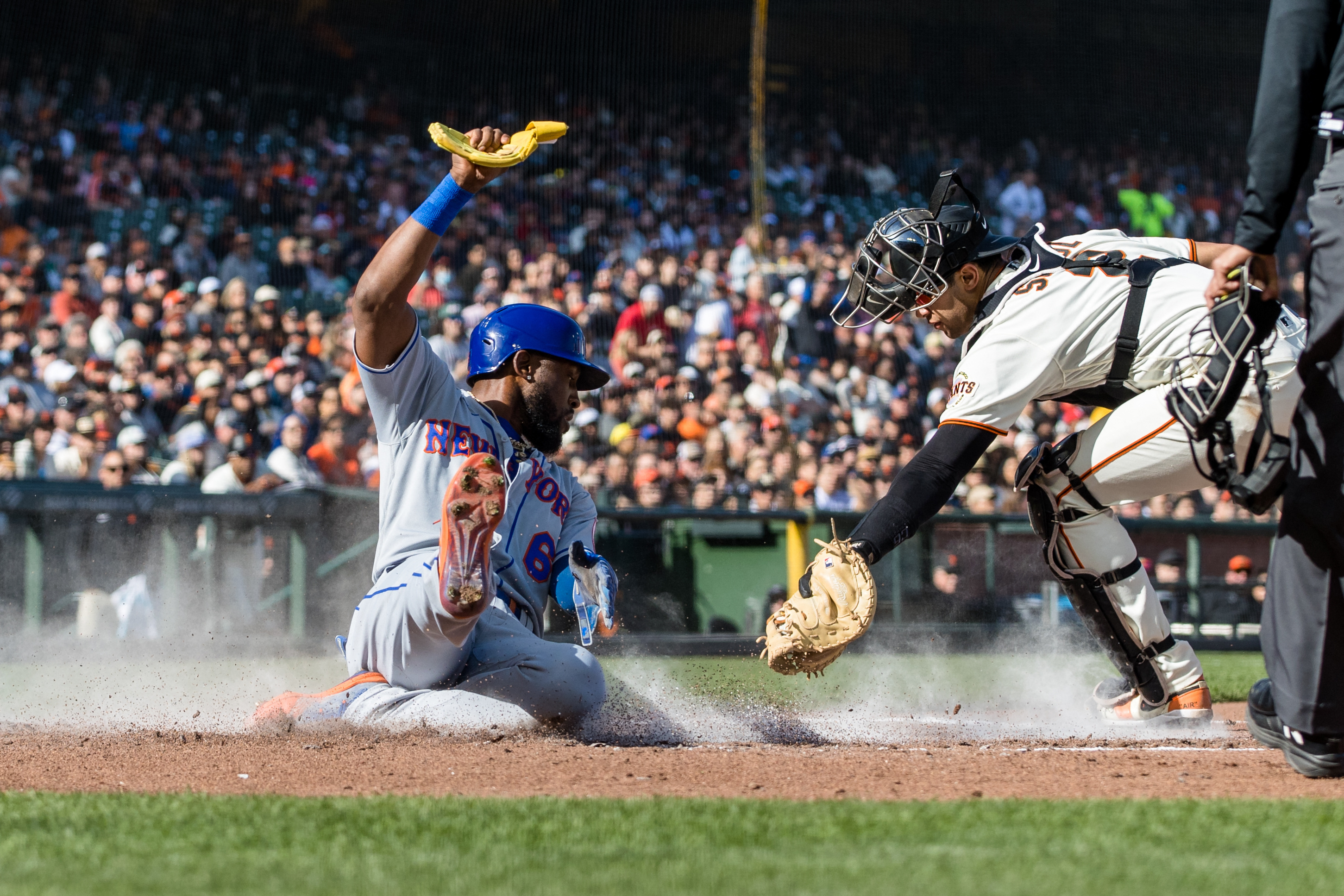 Pederson's career night helps SF Giants win instant classic vs. Mets