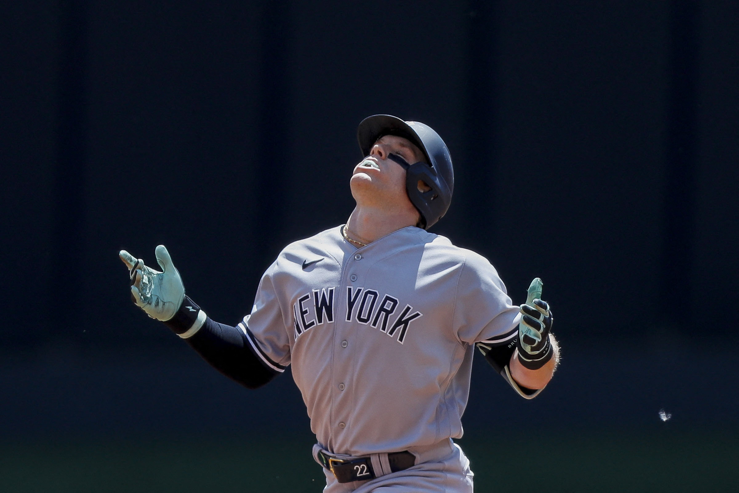 Rougned Odor, Yankees rally in 8th, end Boston's 4-game win streak
