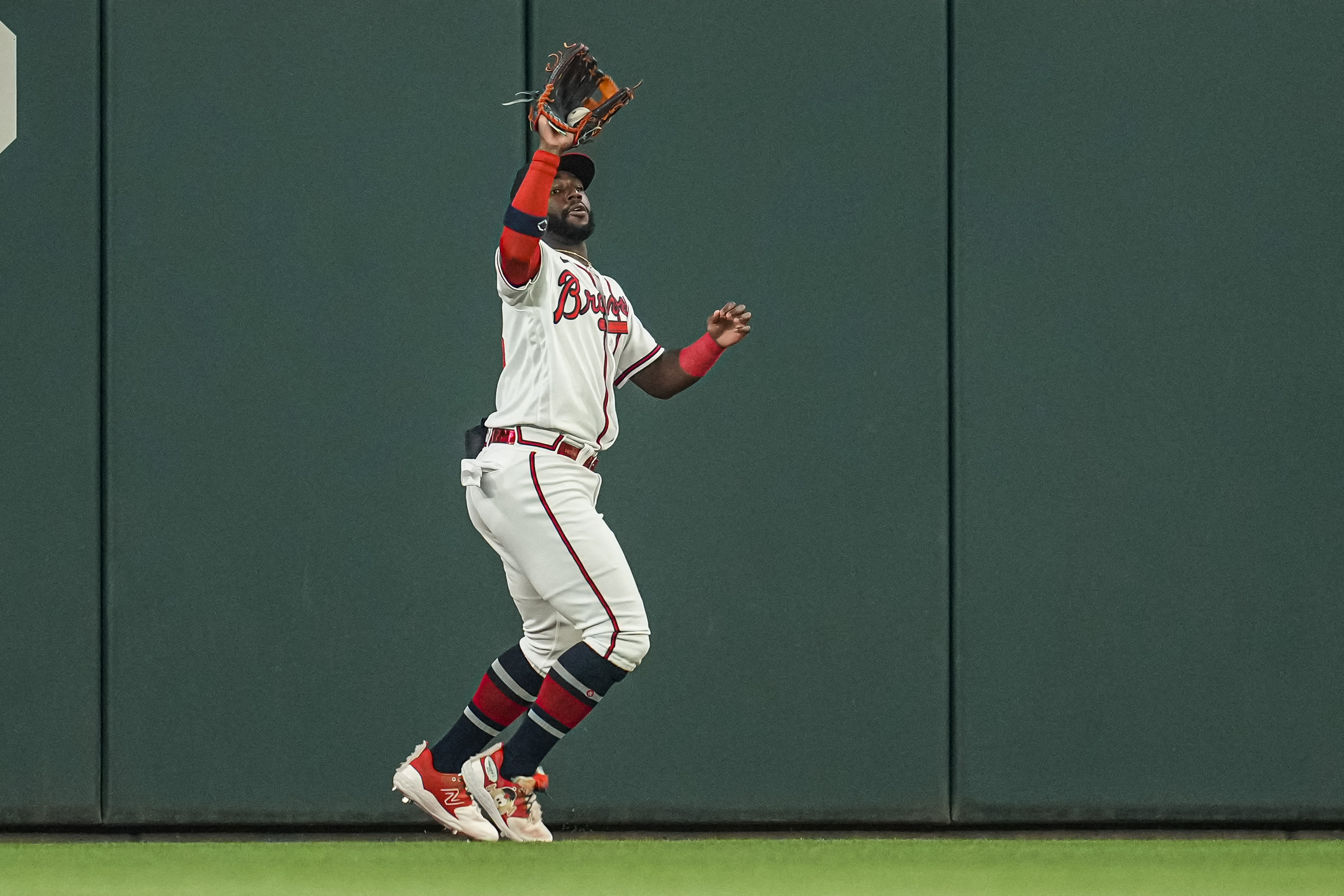 Austin Riley, Ozzie Albies hit ninth-inning home runs as Braves get jump on  Dodgers - The Boston Globe