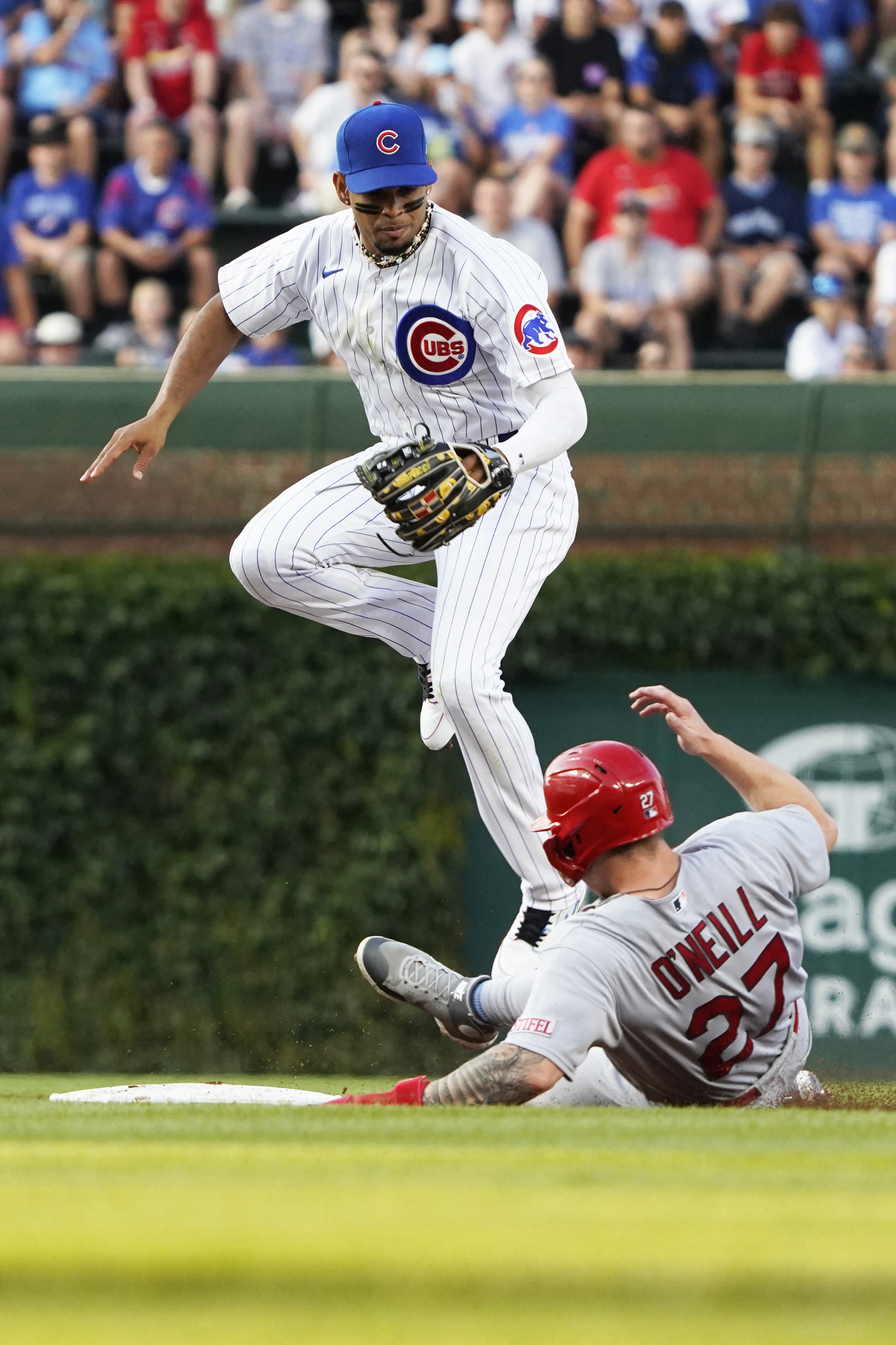 Cardinals crush Cubs, run winning streak to six