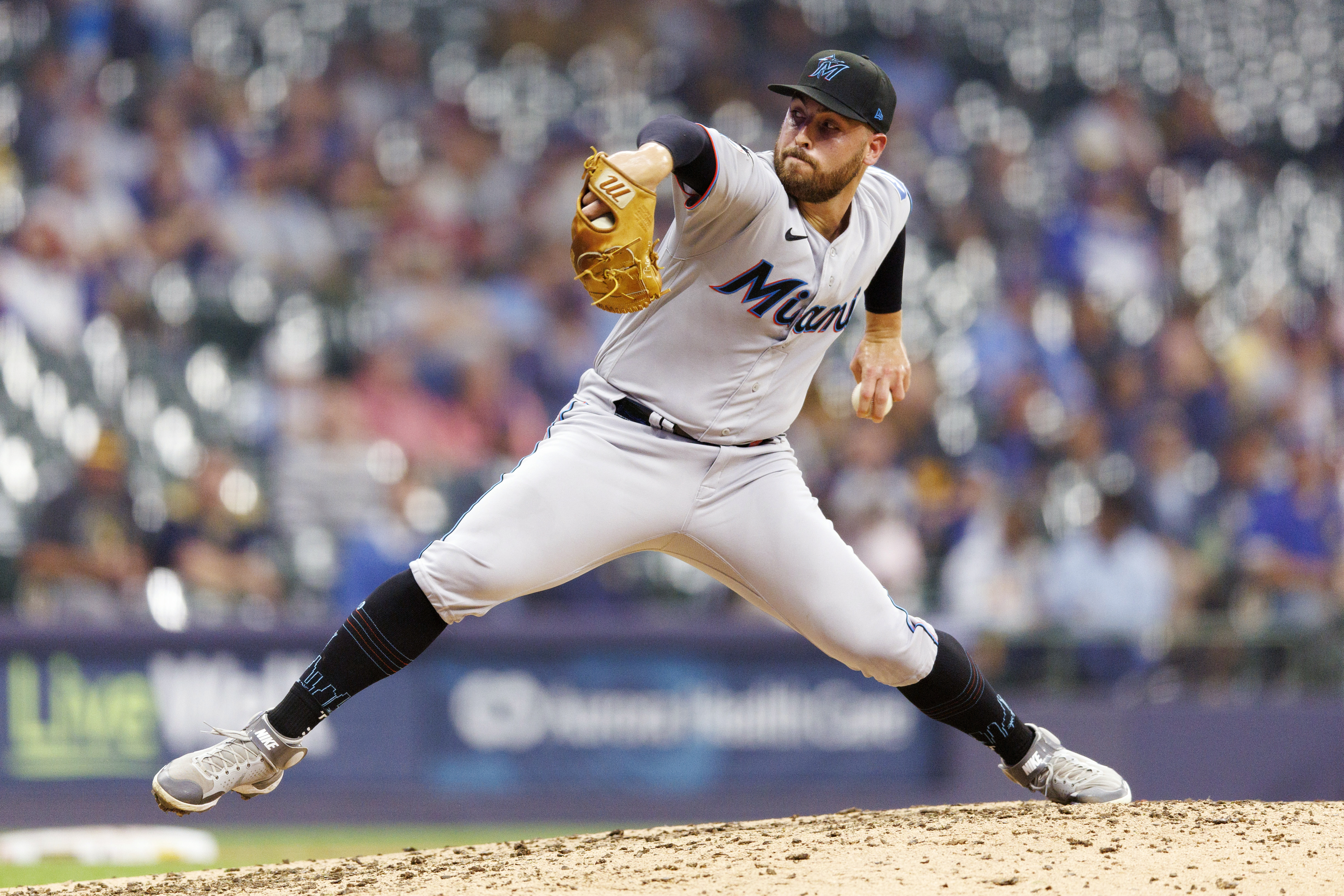 FOX Sports: MLB on X: Complete game shutout for Brandon Woodruff in the  Brewers 12-0 win over the Marlins 👏 9 IP, 0 R, 6 H, 1 BB