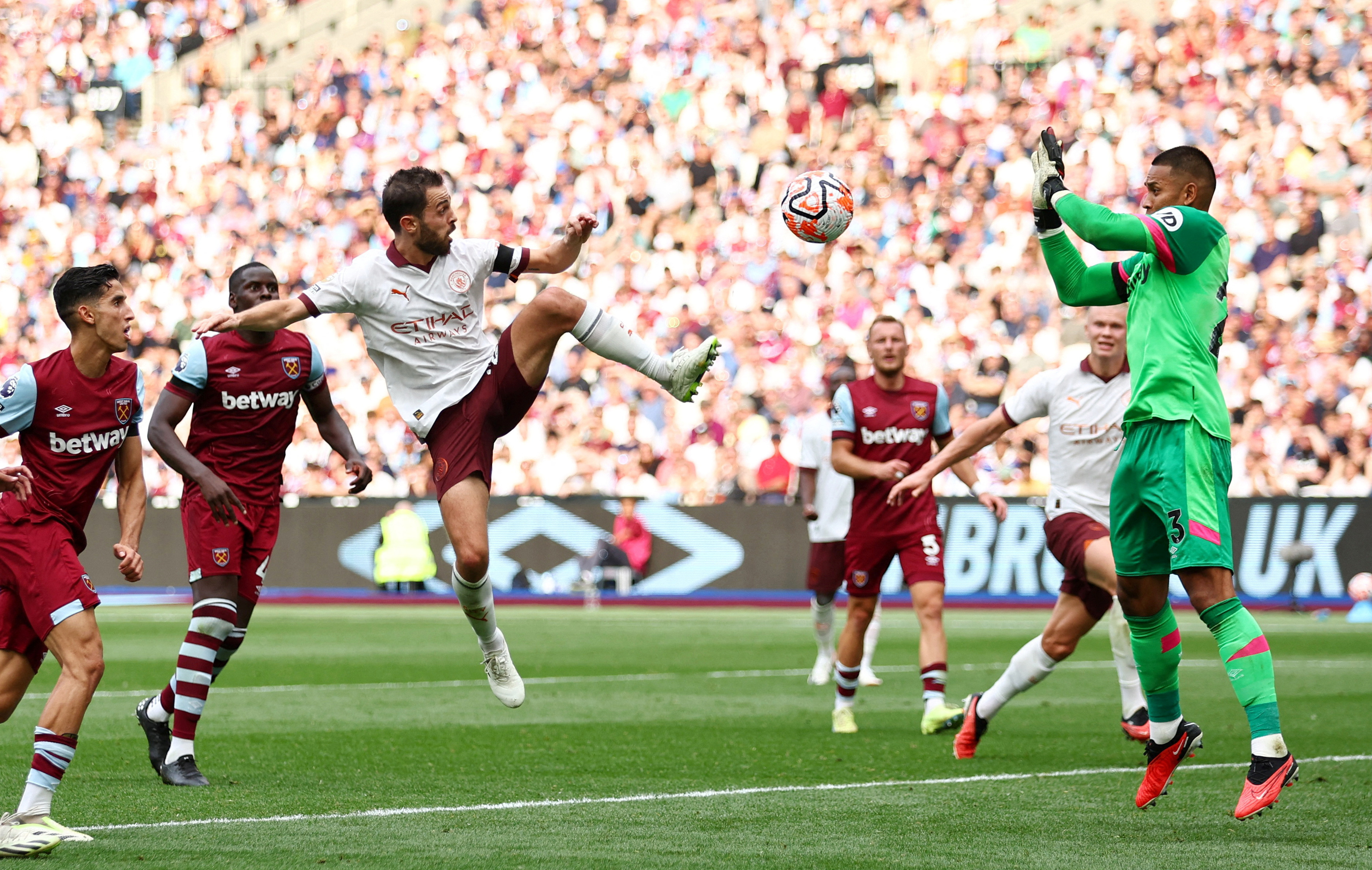 EPL Premier League results: Ange Postecoglou's Tottenham Hotspur go top of  table, Manchester United comeback win over Sheffield, highlights, reaction,  scores