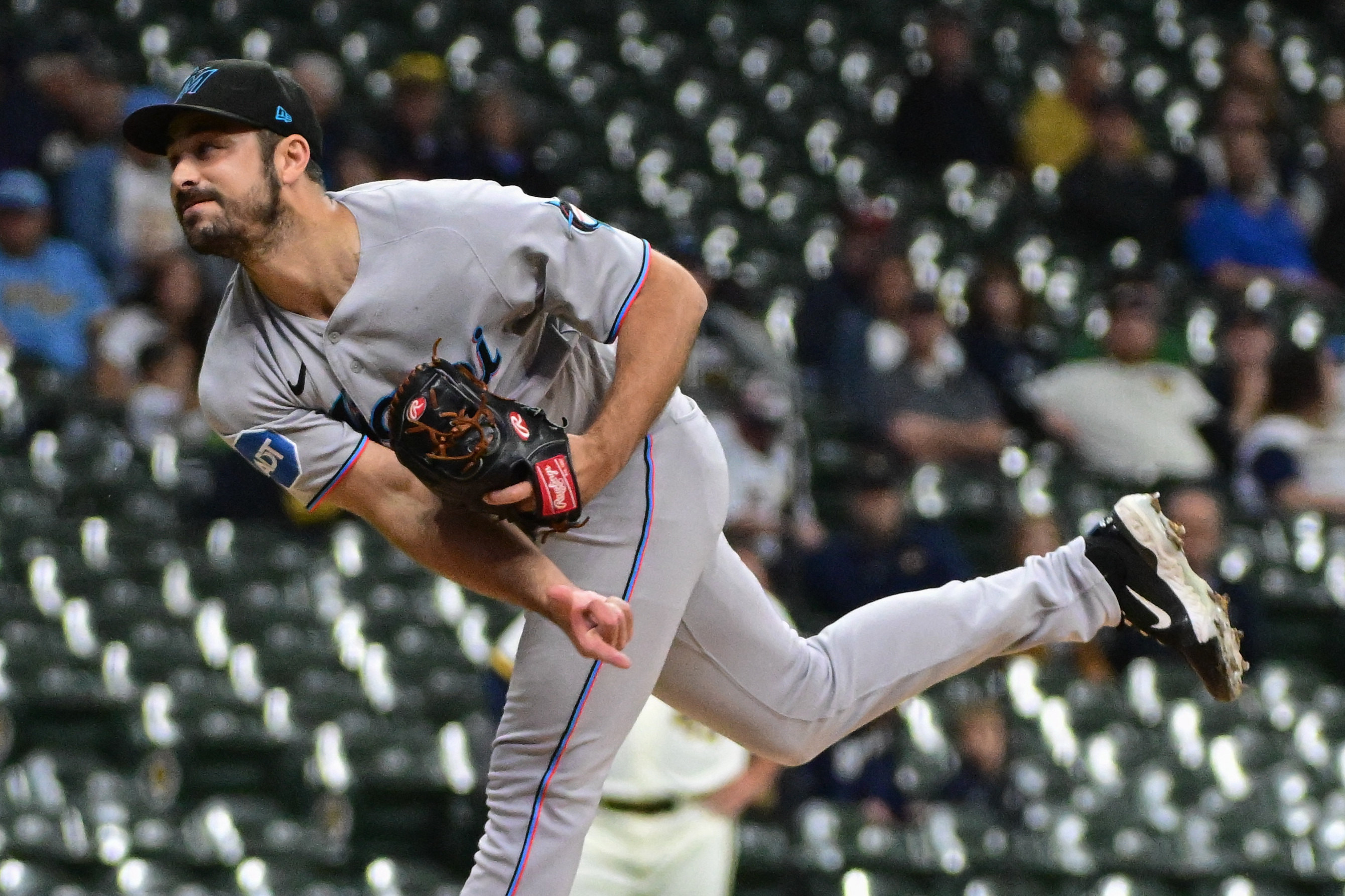 Brewers edge Marlins behind Freddy Peralta