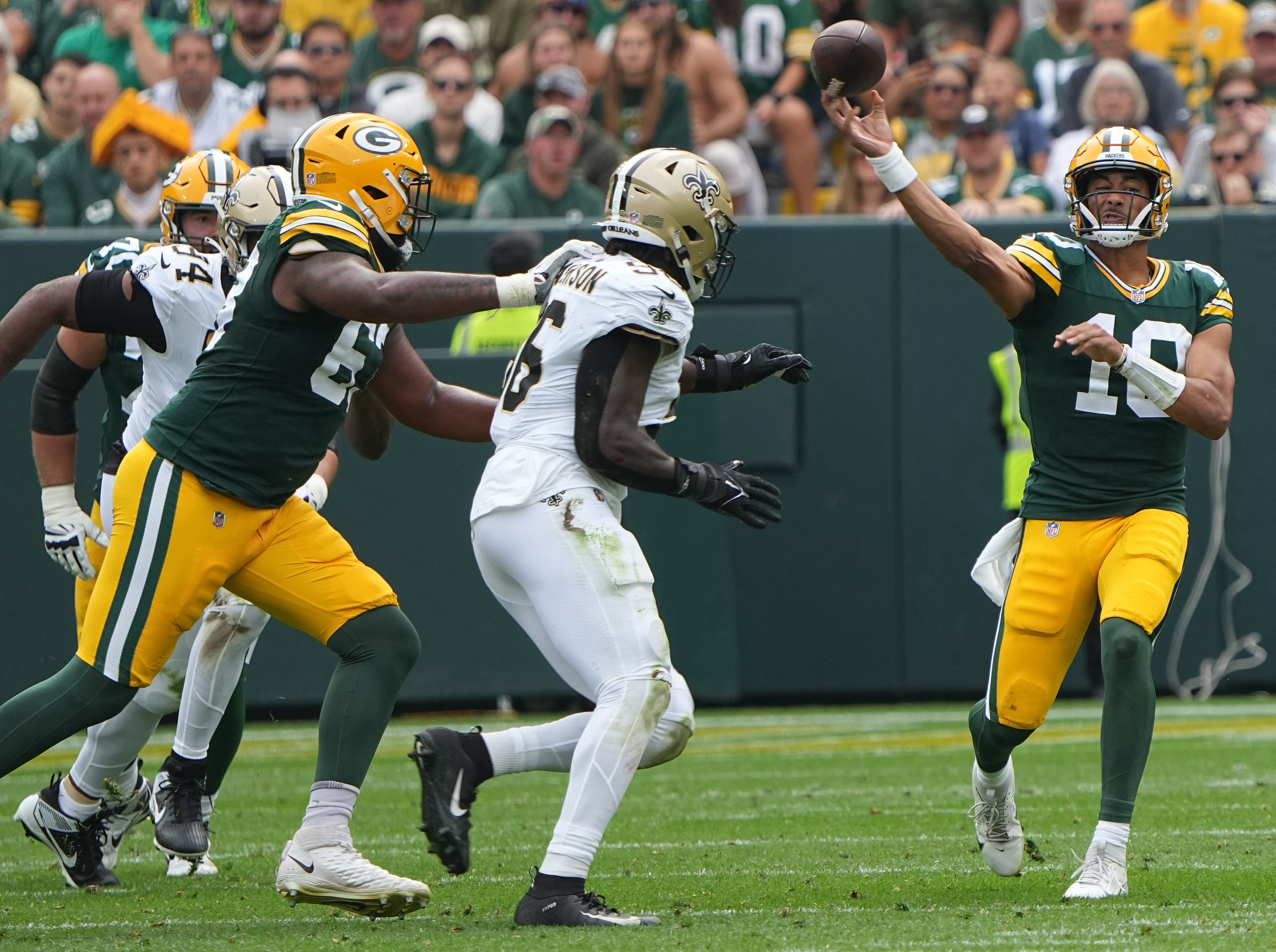 Jordan Love engineers comeback, Packers top Saints 18-17