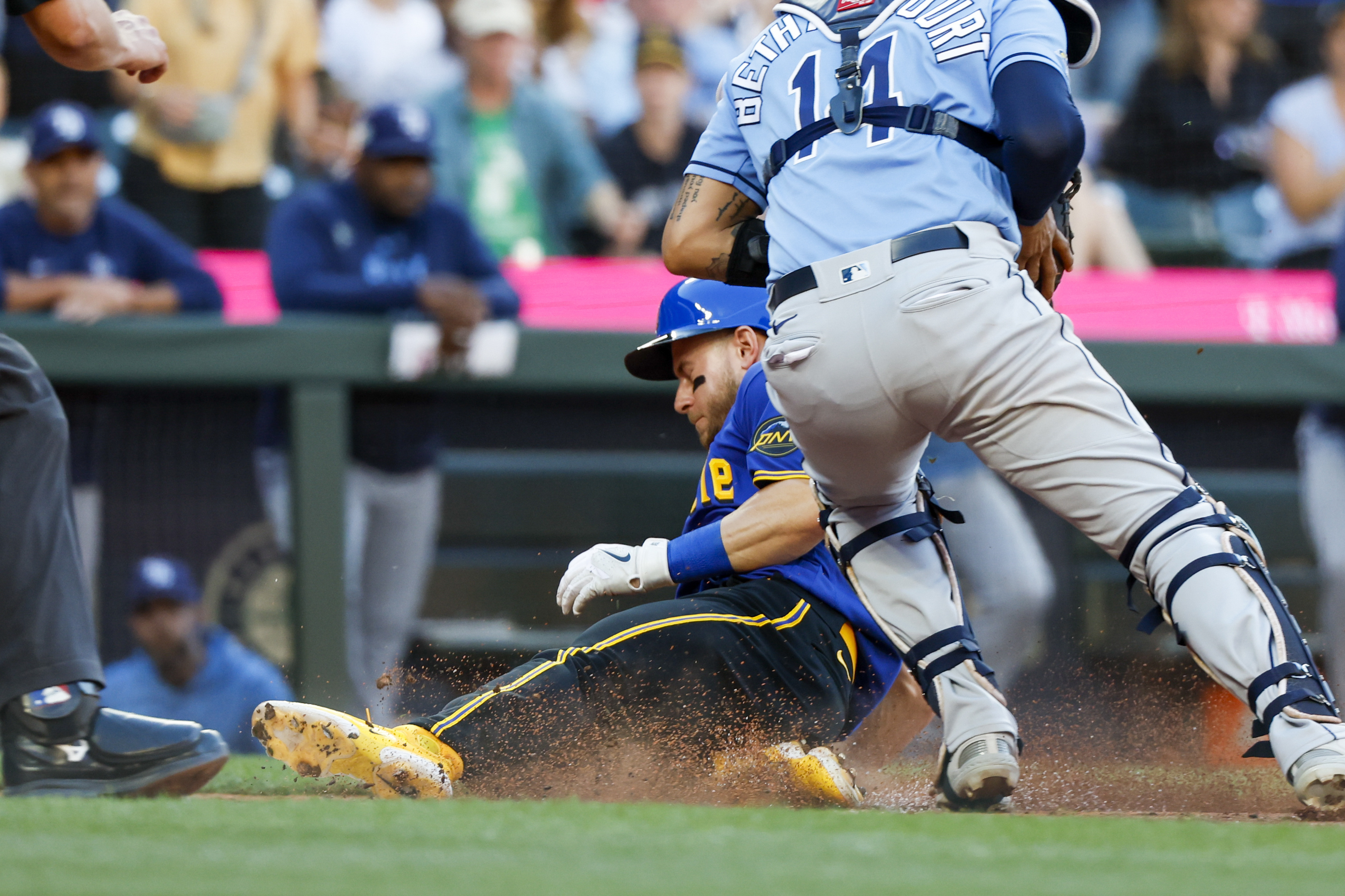 Rays score 15 unanswered runs to rally for 15-4 win over sinking Mariners