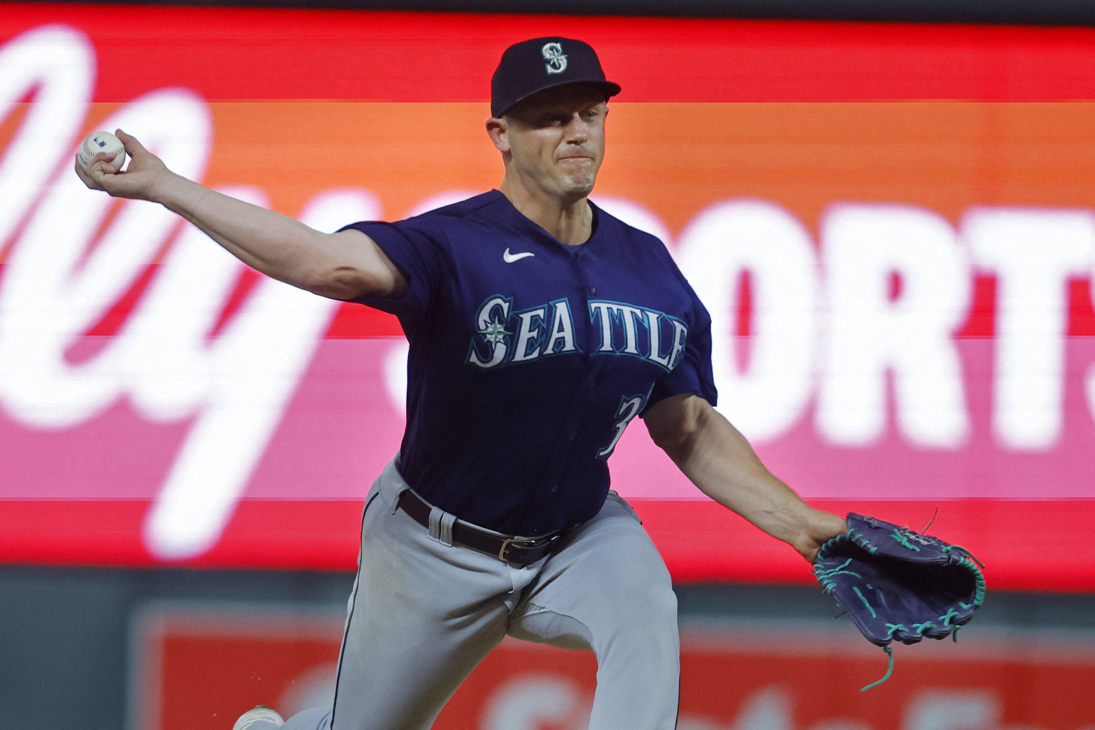 Mariners rally from 4-run deficit in 8th to beat Twins