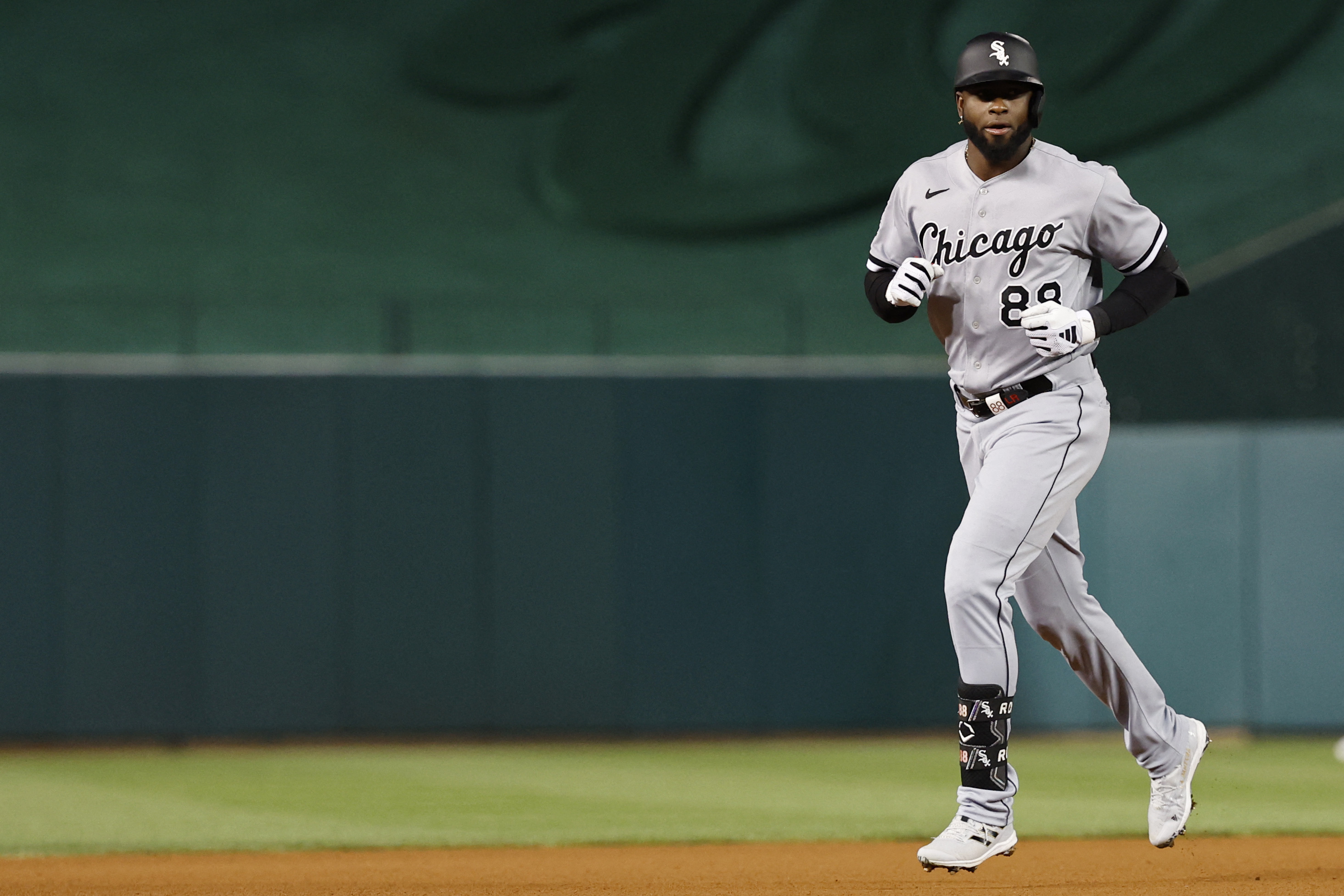 Joey Meneses' pinch-hit blast lifts Nats over White Sox