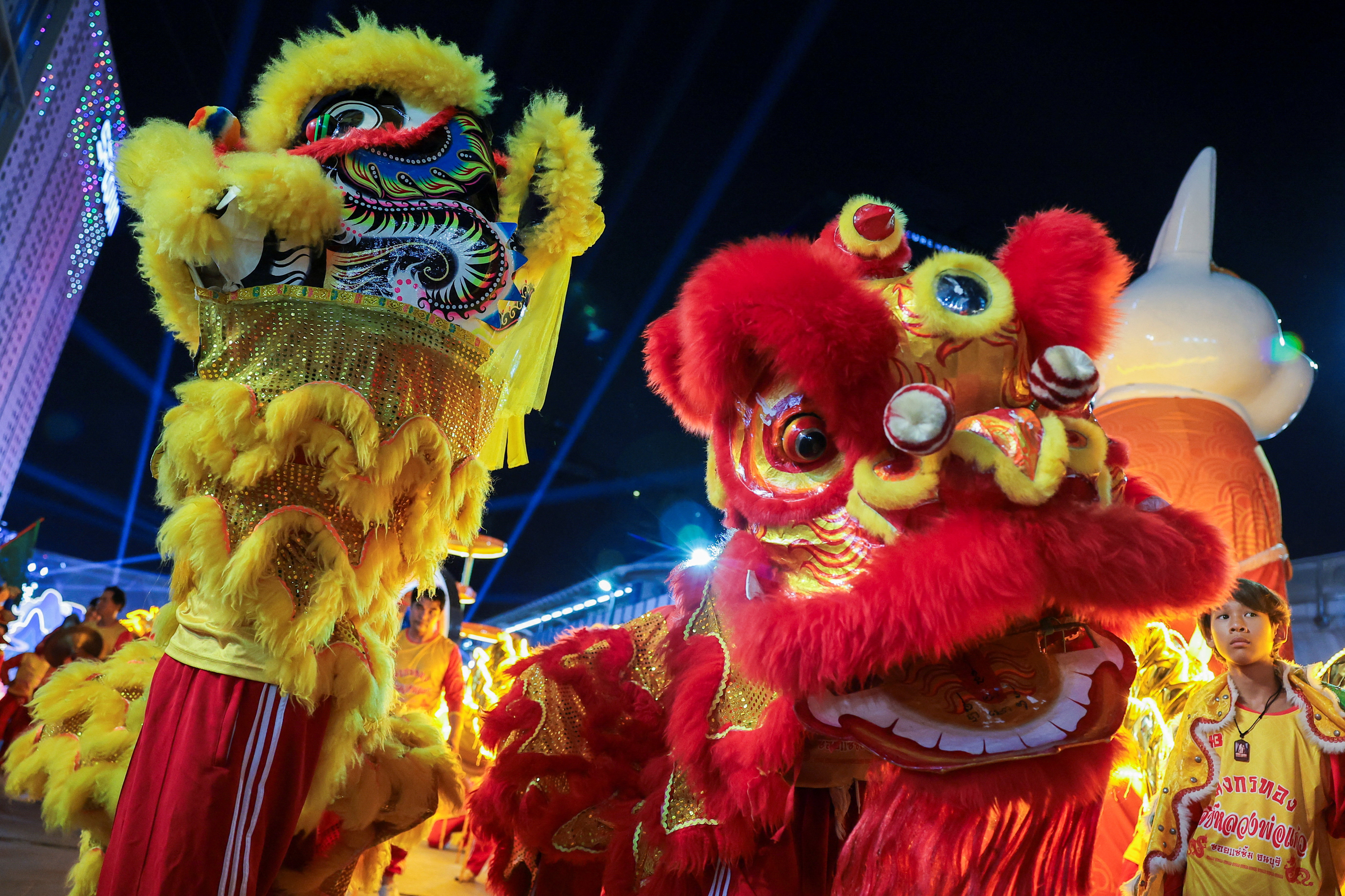 China's Lunar New Year travel rush is world's biggest annual