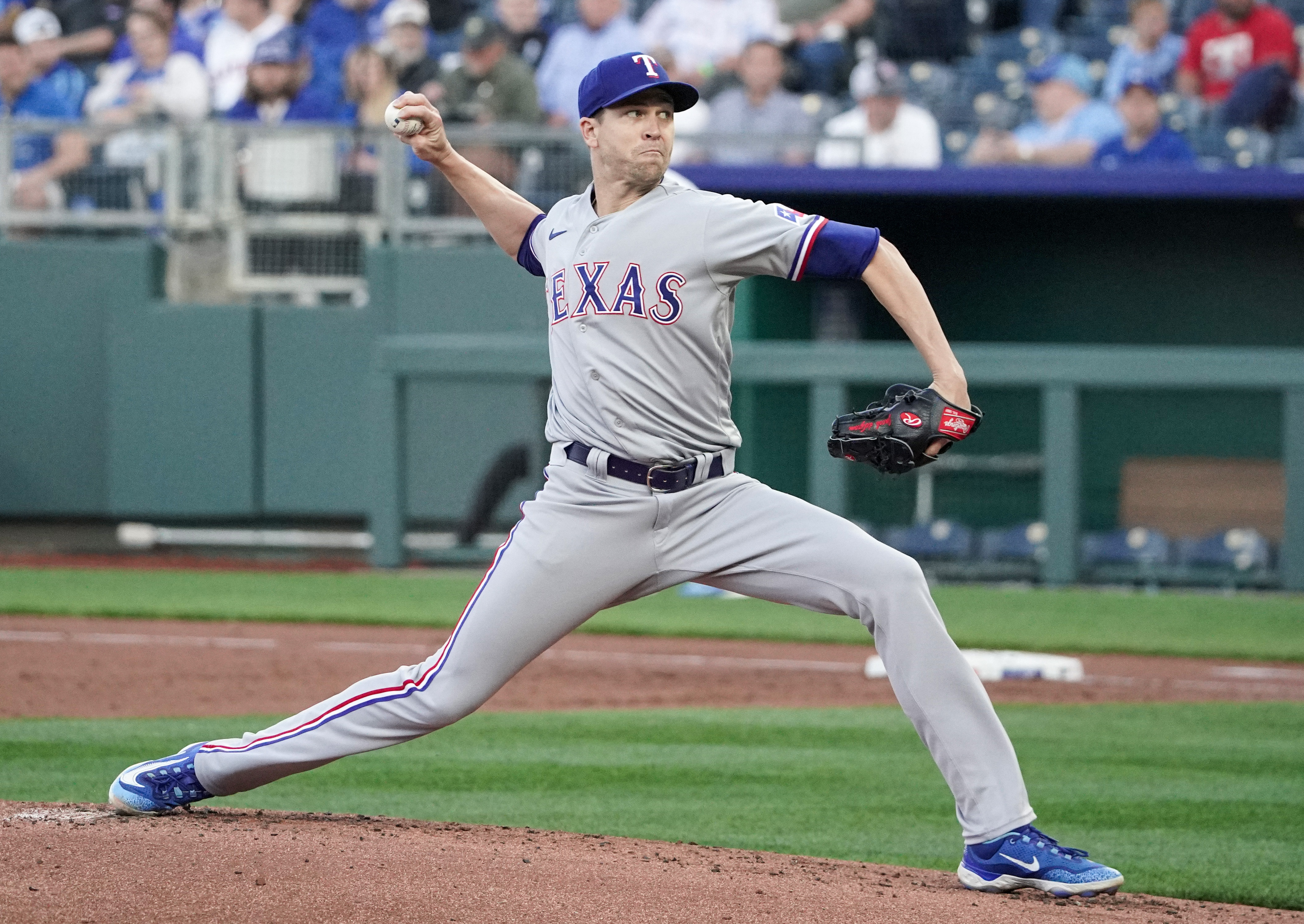 Rangers dominate Royals but lose Jacob deGrom (wrist)