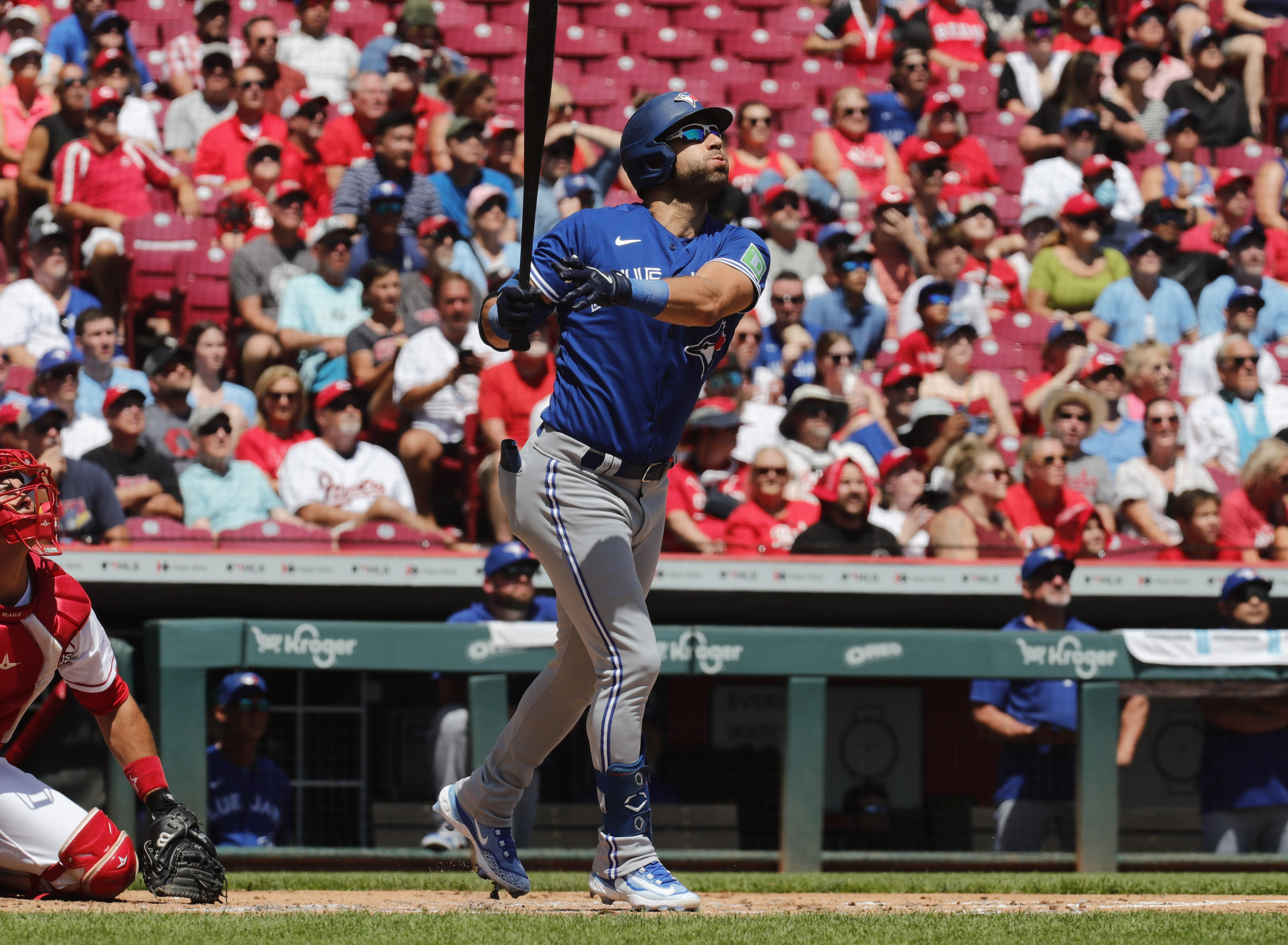 MLB: Belt hits 2 of Blue Jays' 5 home runs in 10-3 rout of Reds